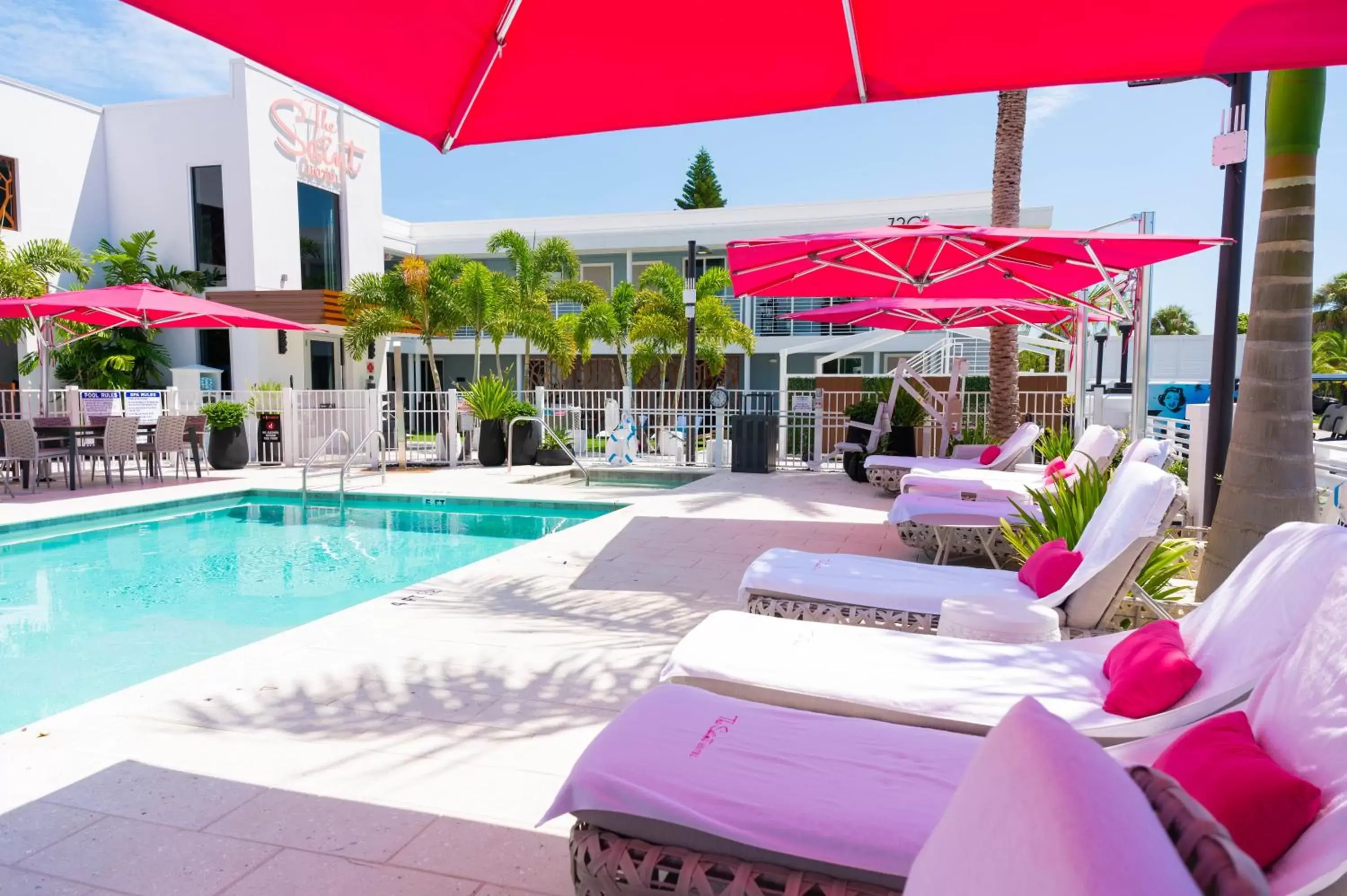 Swimming Pool in The Saint Hotel