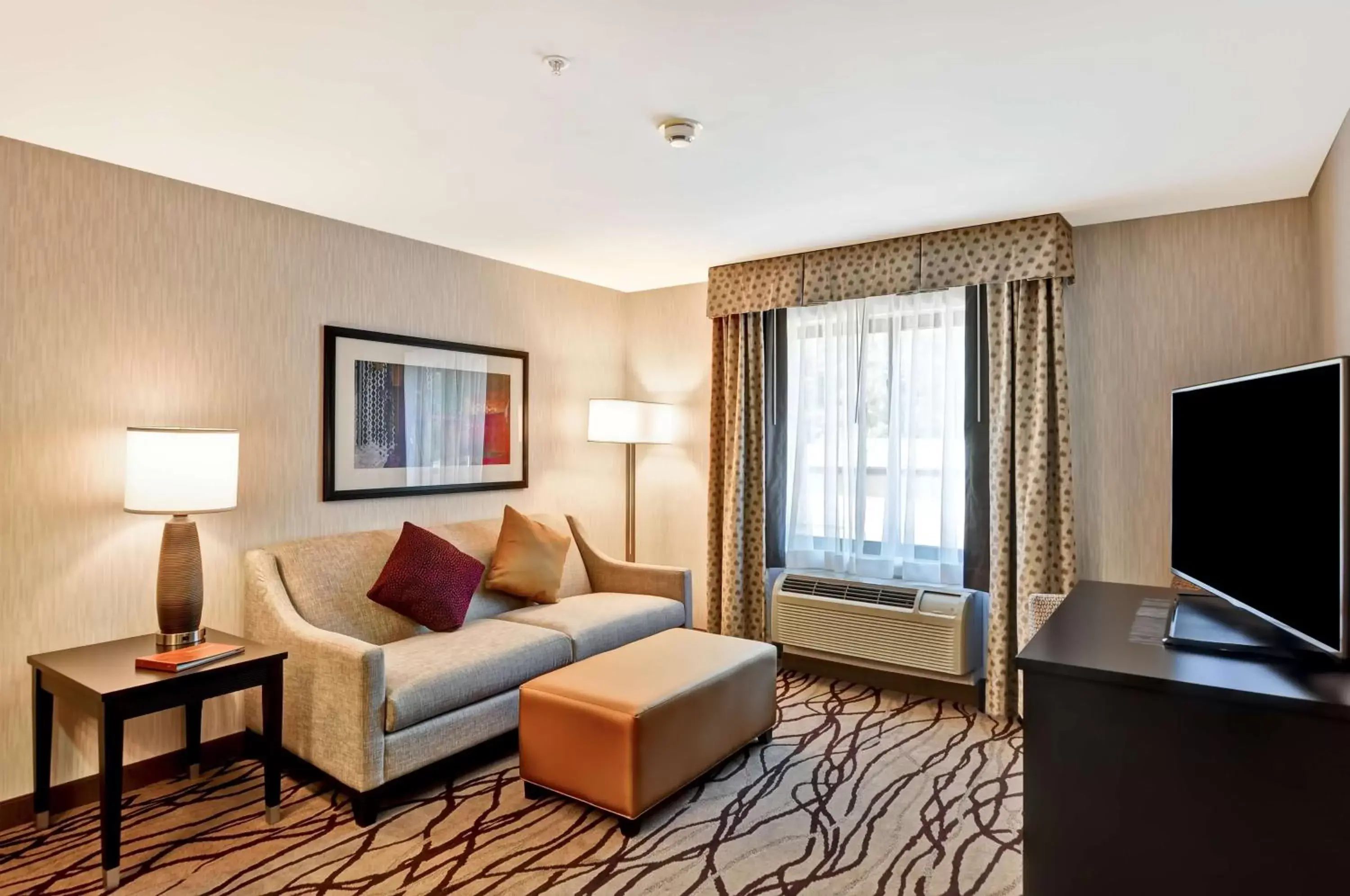 Living room, Seating Area in Homewood Suites by Hilton Boston Cambridge-Arlington, MA