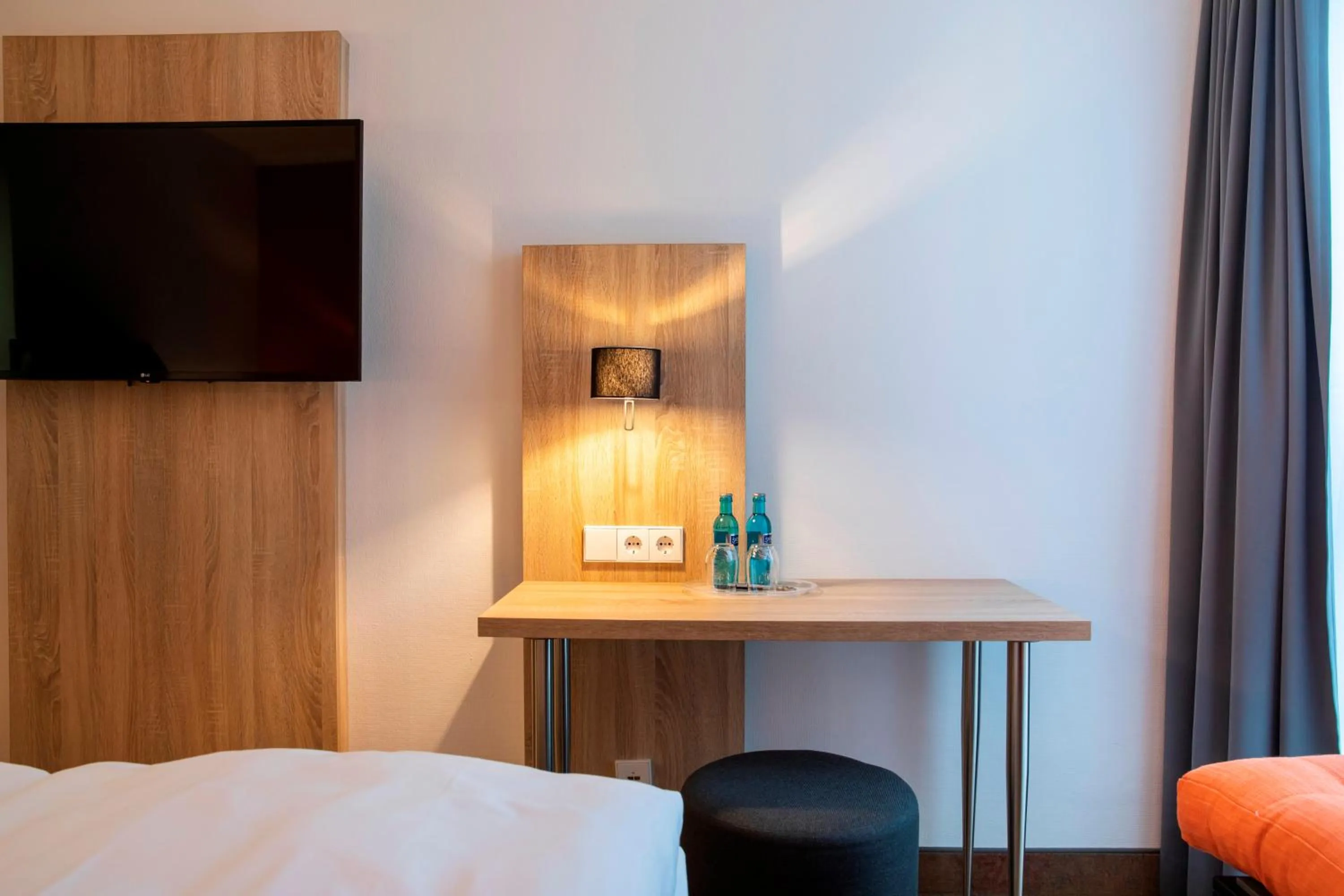 TV and multimedia, Bed in ACHAT Hotel Stuttgart Airport Messe