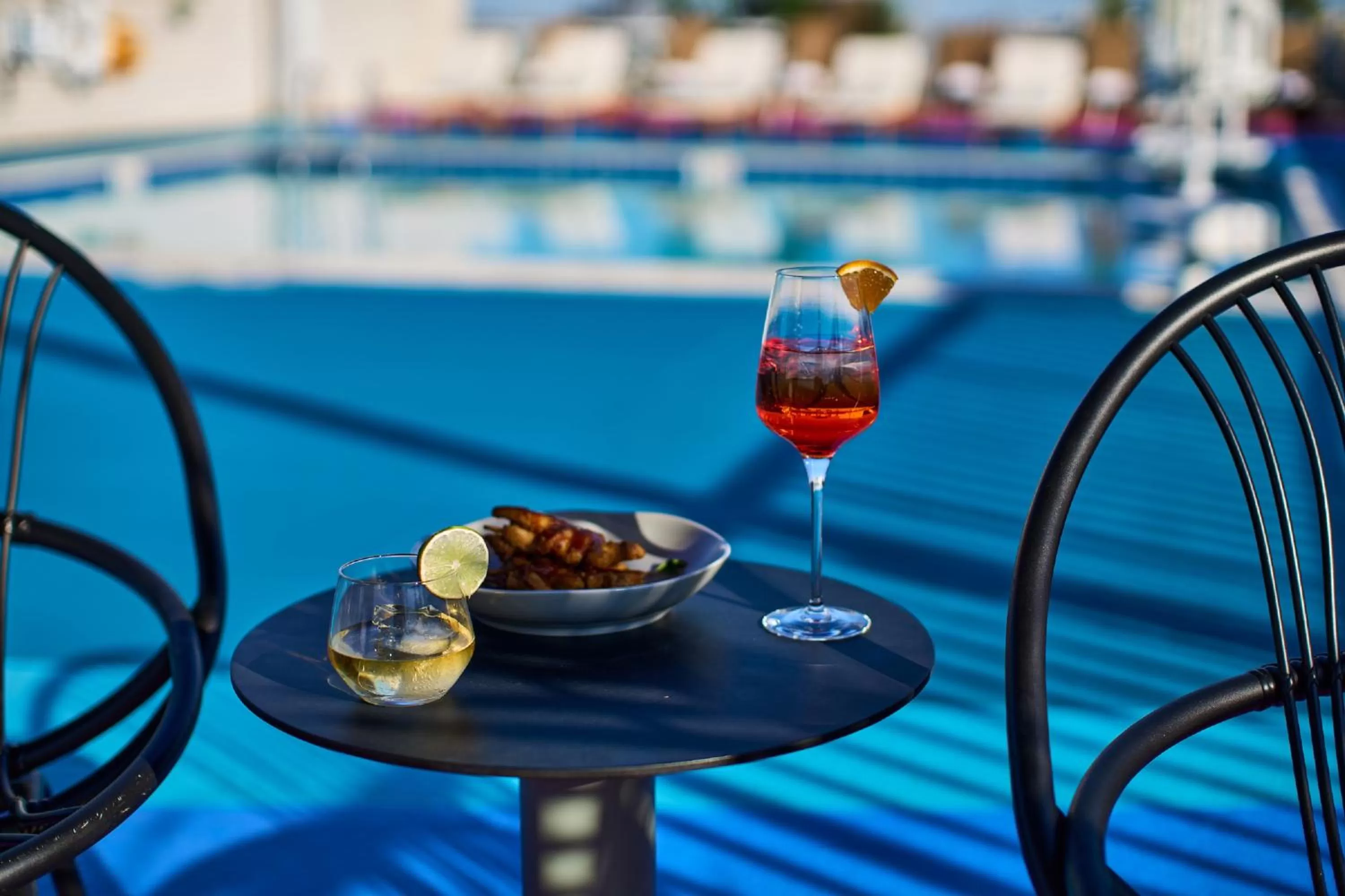 Food and drinks in The Ven at Embassy Row, Washington, D.C., a Tribute Portfolio Hotel