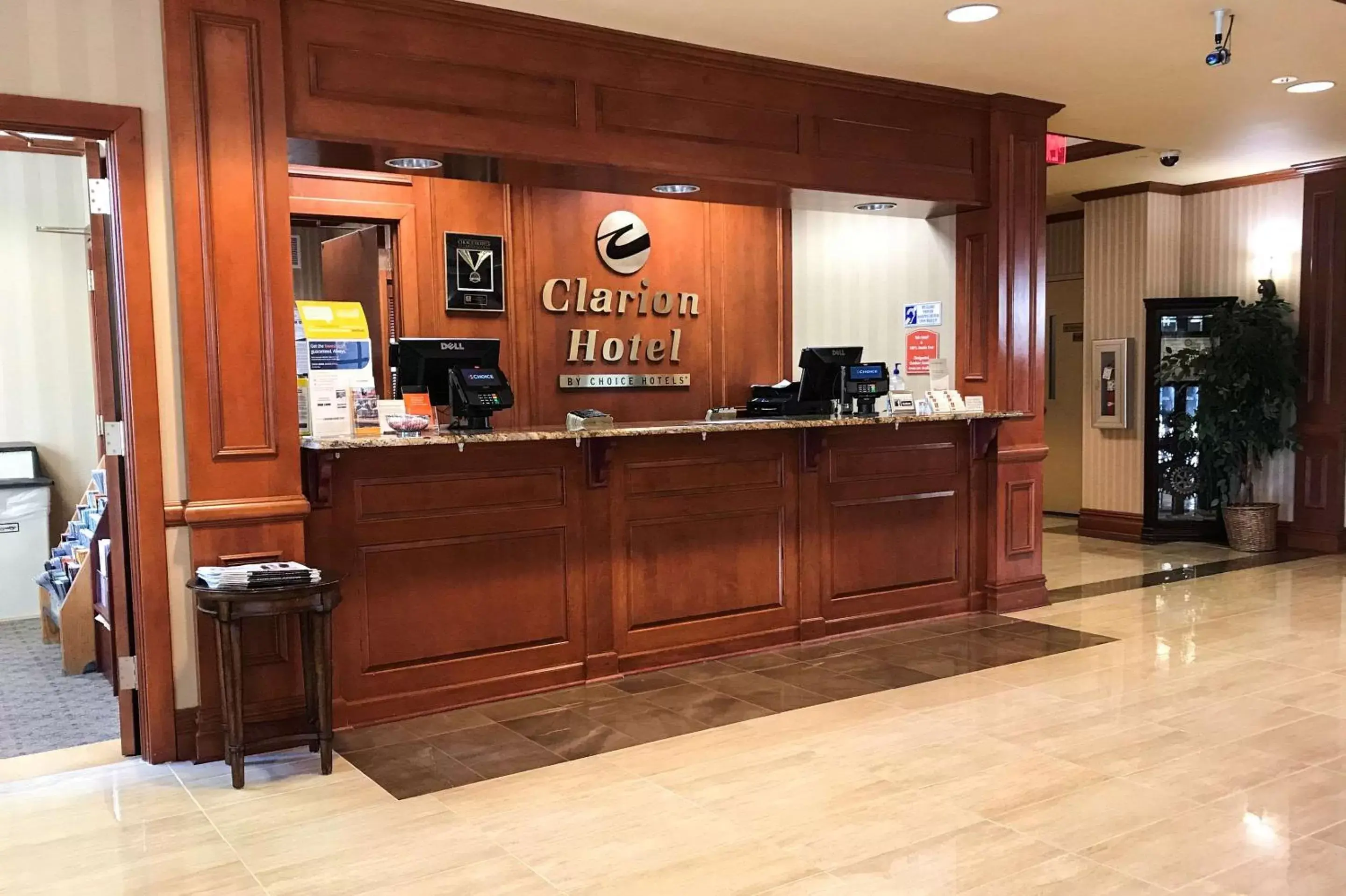 Lobby or reception in Clarion Hotel & Conference Center Toms River