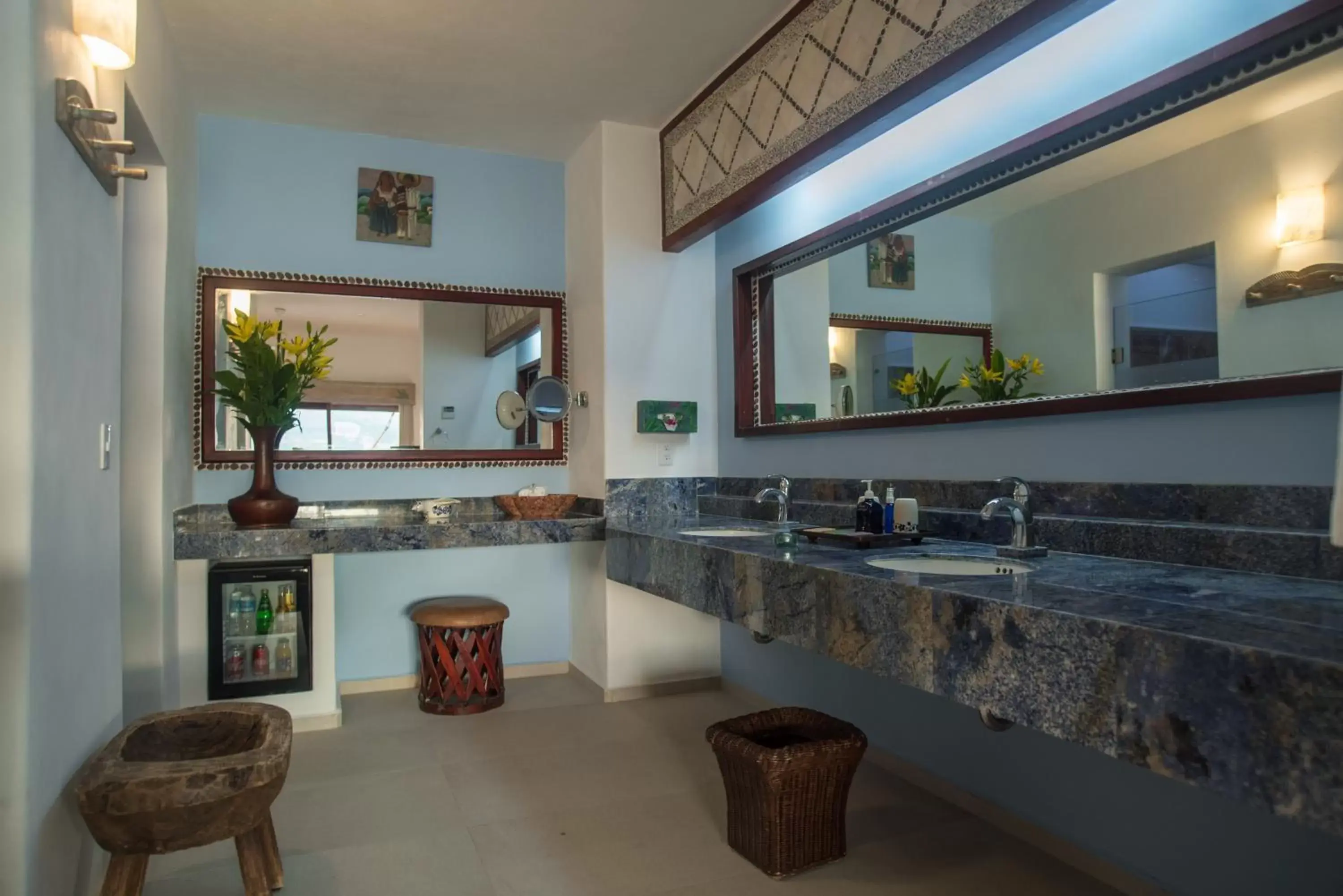 Bathroom, Swimming Pool in La Casa Que Canta