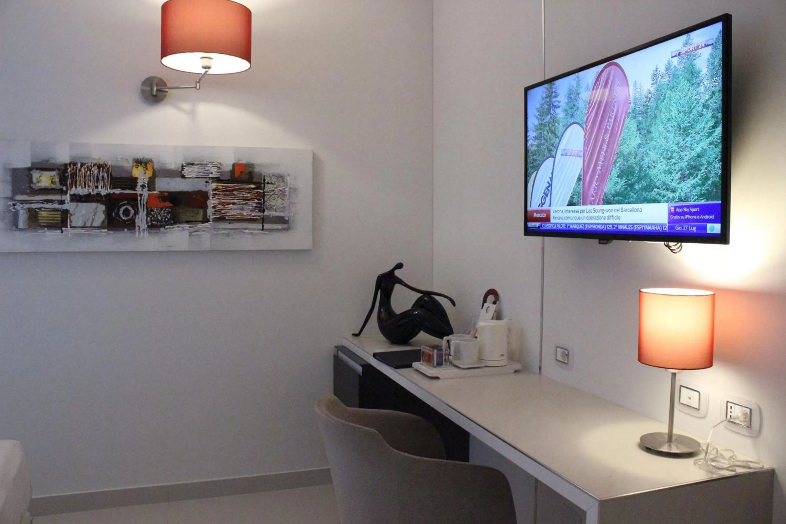 Coffee/tea facilities in Best Western Plus Hotel Perla Del Porto