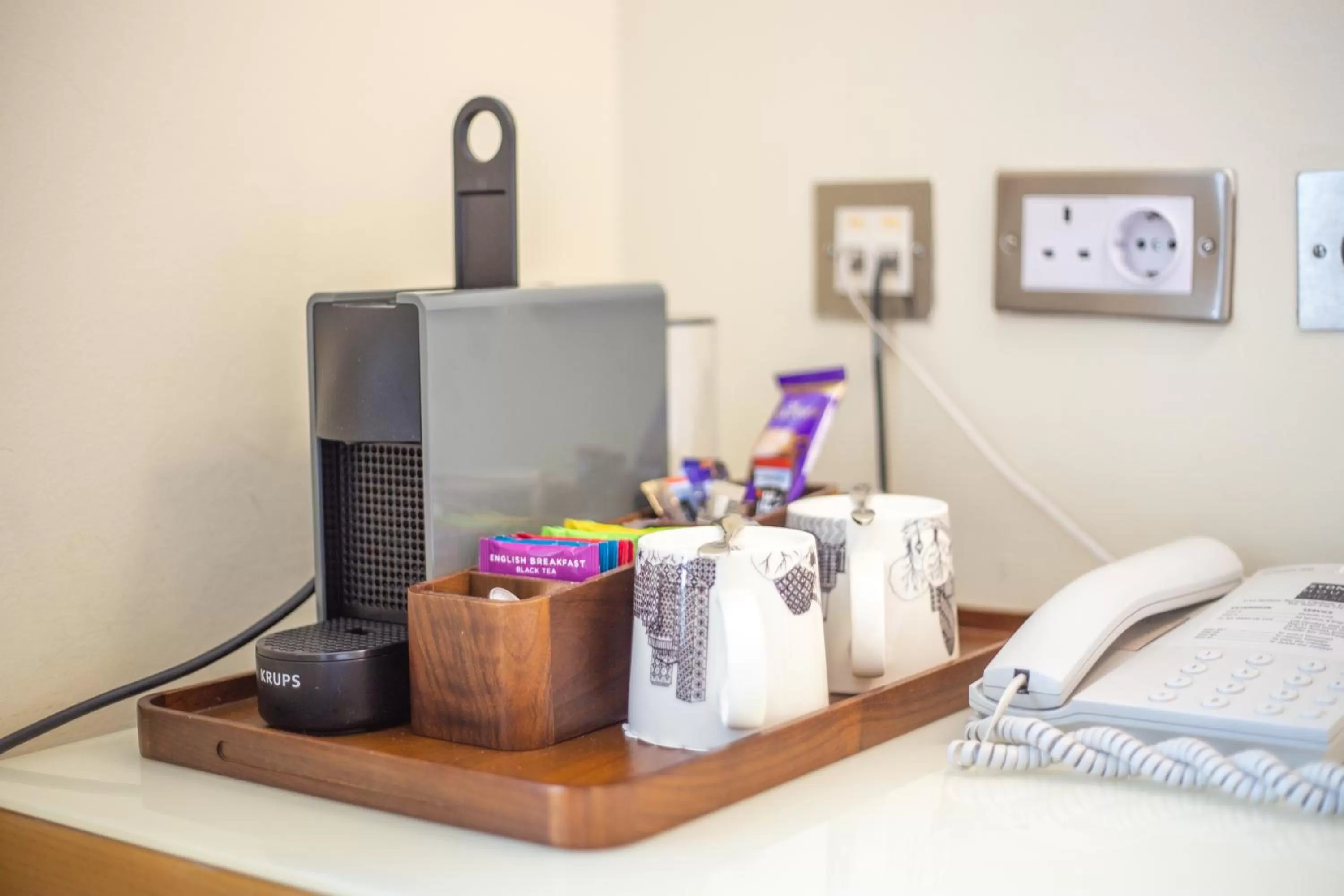 Coffee/tea facilities in Sydney House Chelsea