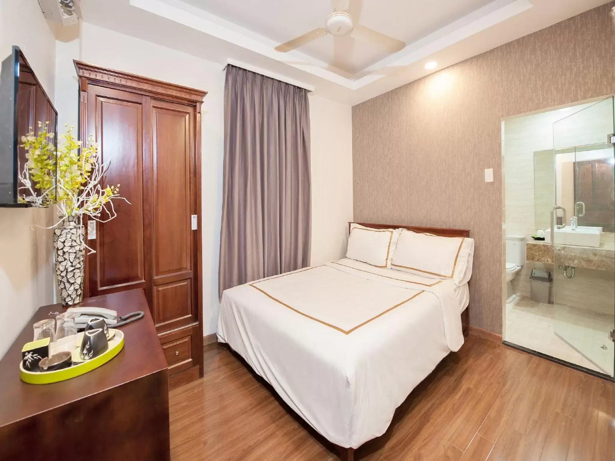 Photo of the whole room, Bed in Lan Anh Hotel