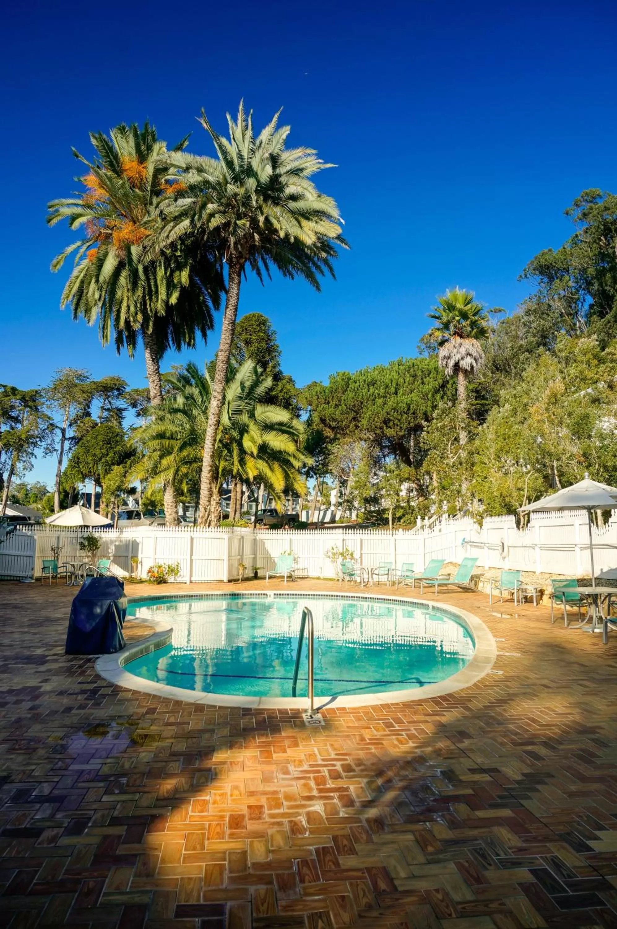 Swimming pool in Inn at Morro Bay