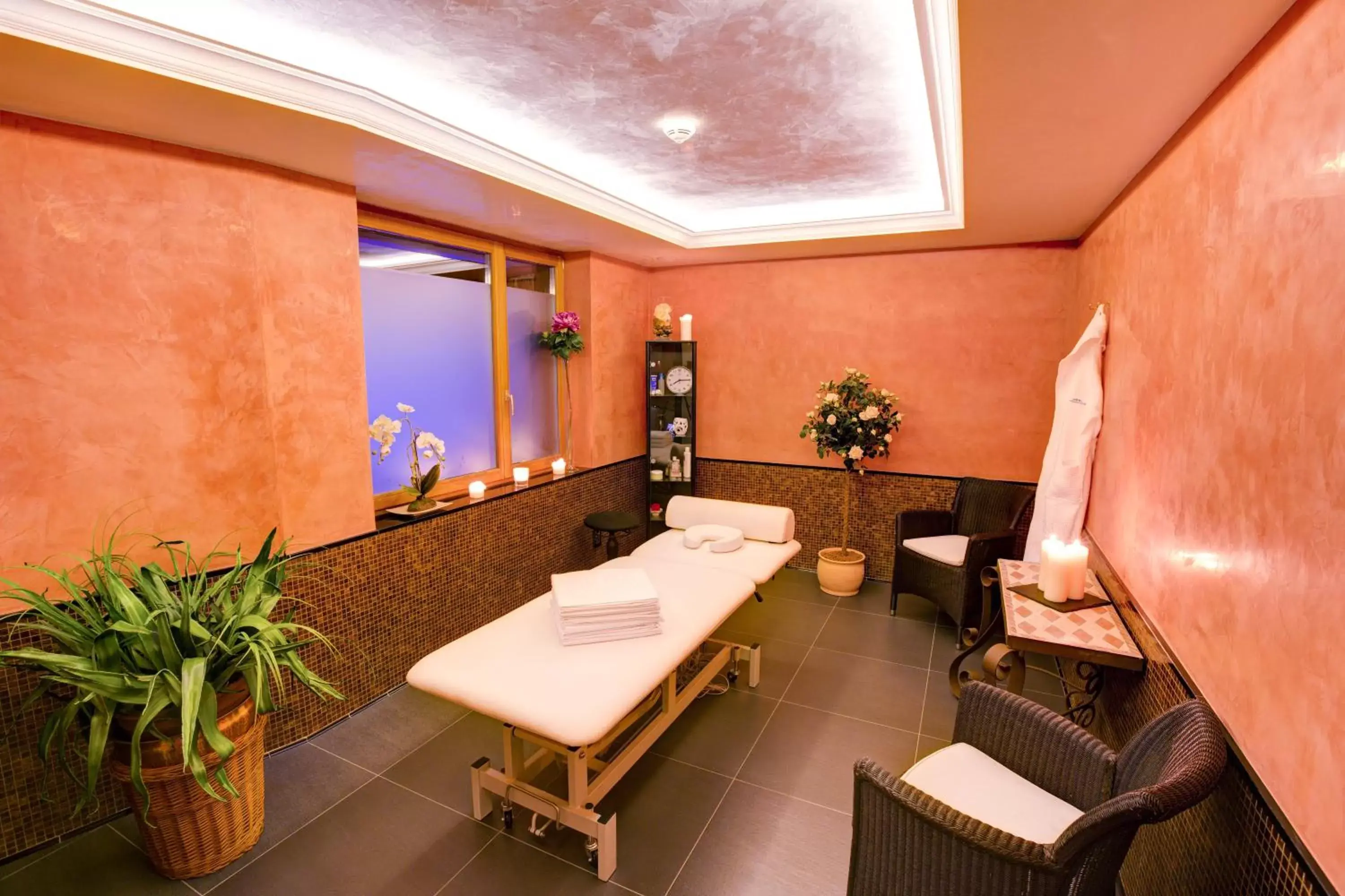 Massage, Restaurant/Places to Eat in Sport & Wellnesshotel San Gian St. Moritz