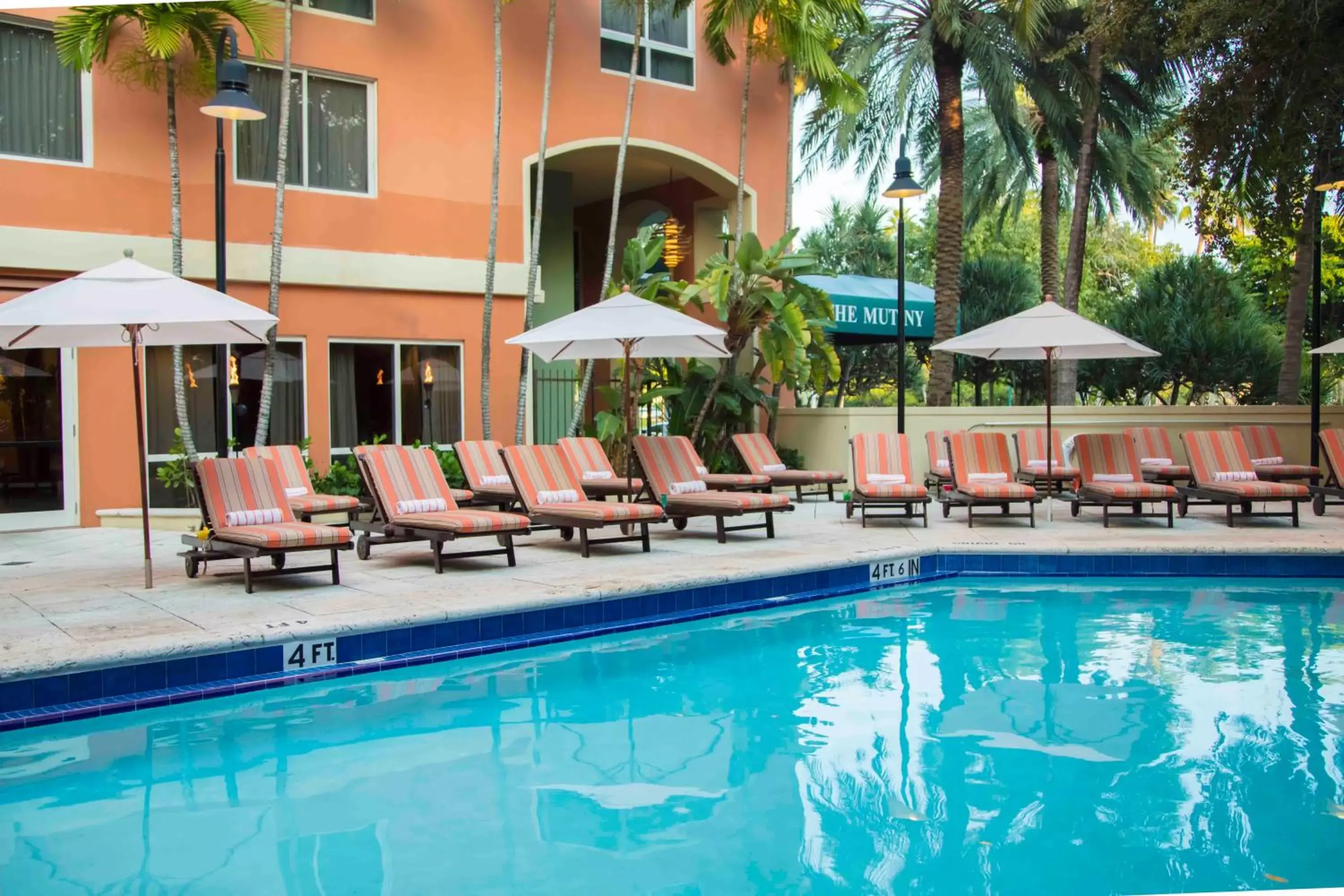 Swimming pool in The Mutiny Luxury Suites Hotel Swimming pool in The Mutiny Luxury Suites Hotel