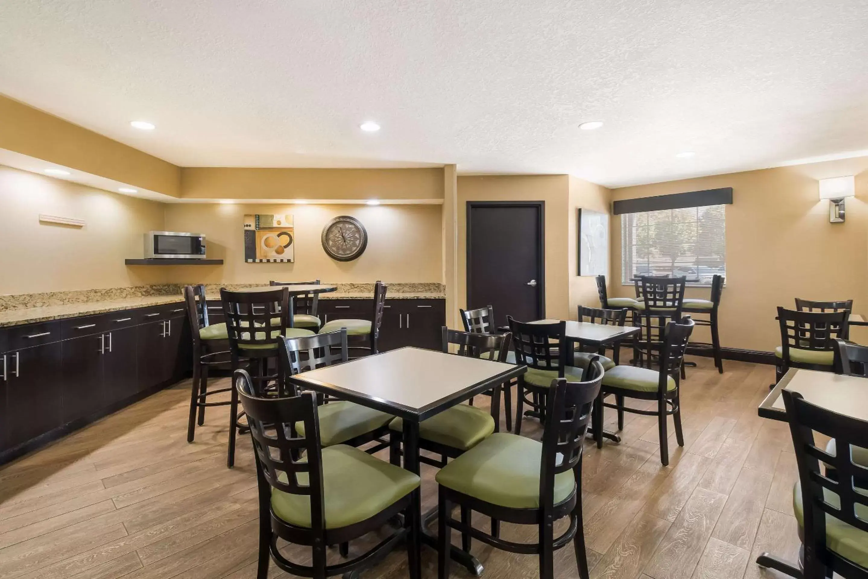 Breakfast, Restaurant/Places to Eat in MainStay Suites Chattanooga Hamilton Place