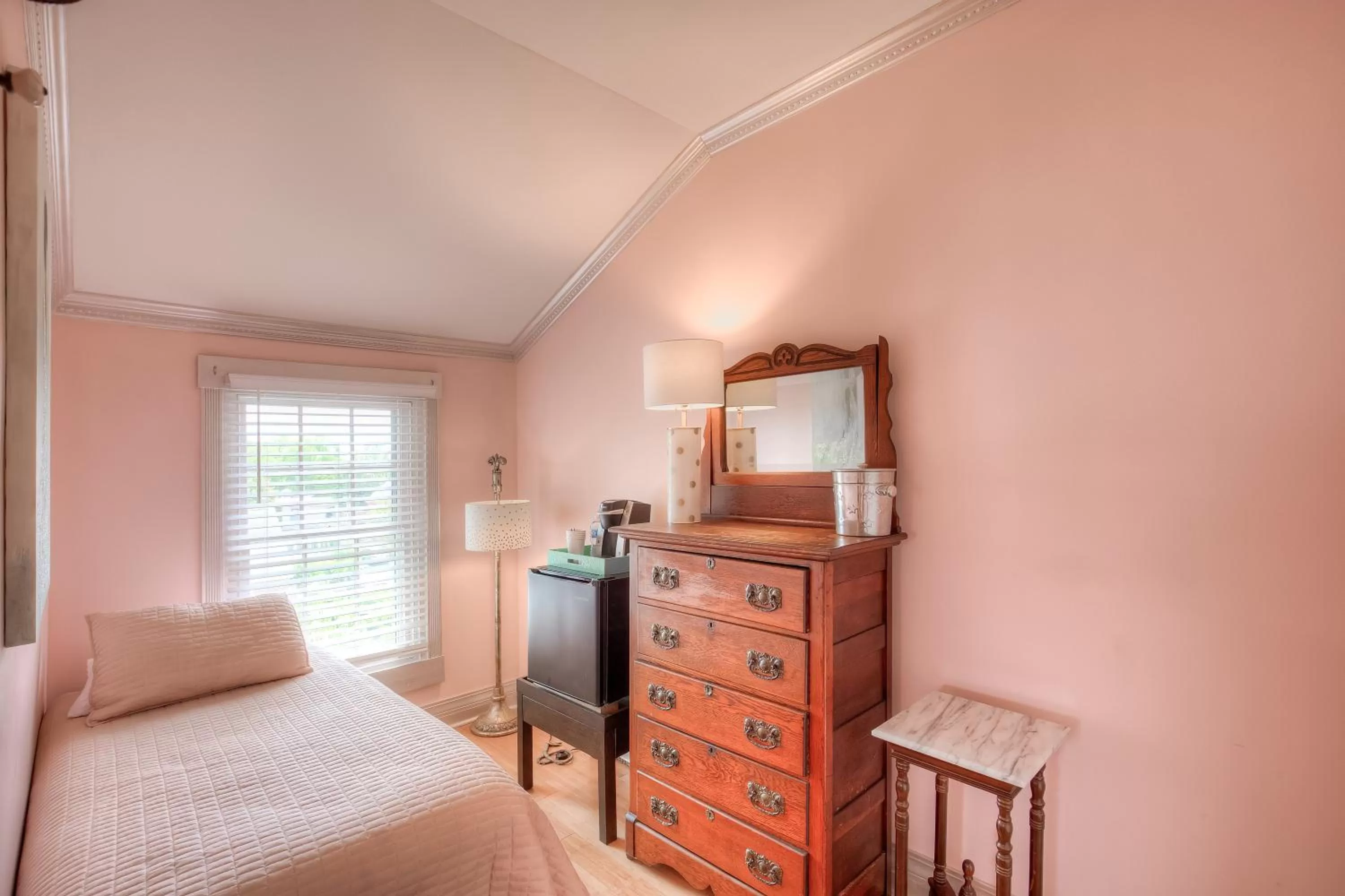 Bedroom, Bed in Elaine's Cape May Boutique Hotel