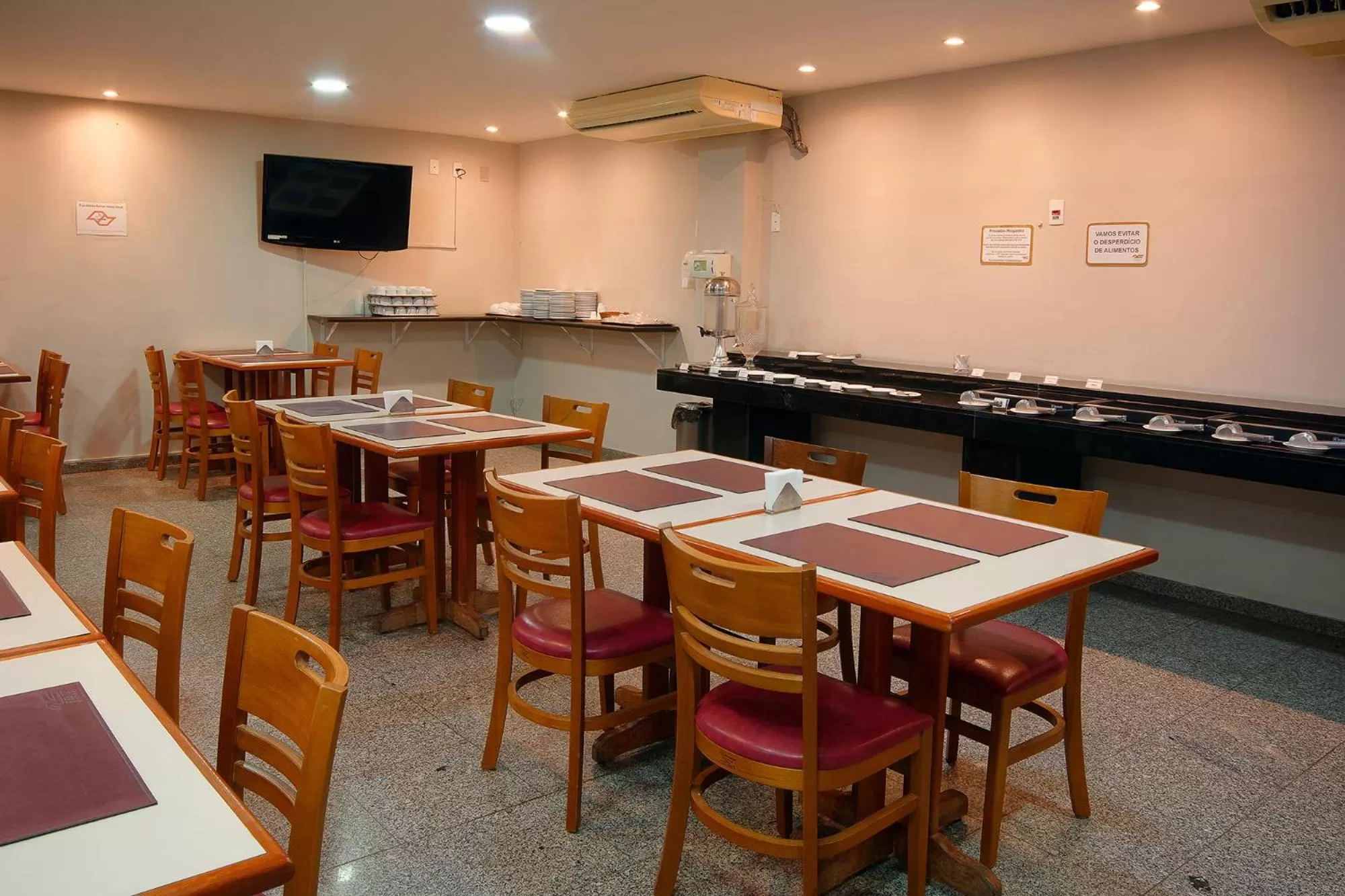 Restaurant/places to eat in Fênix Hotel Campinas