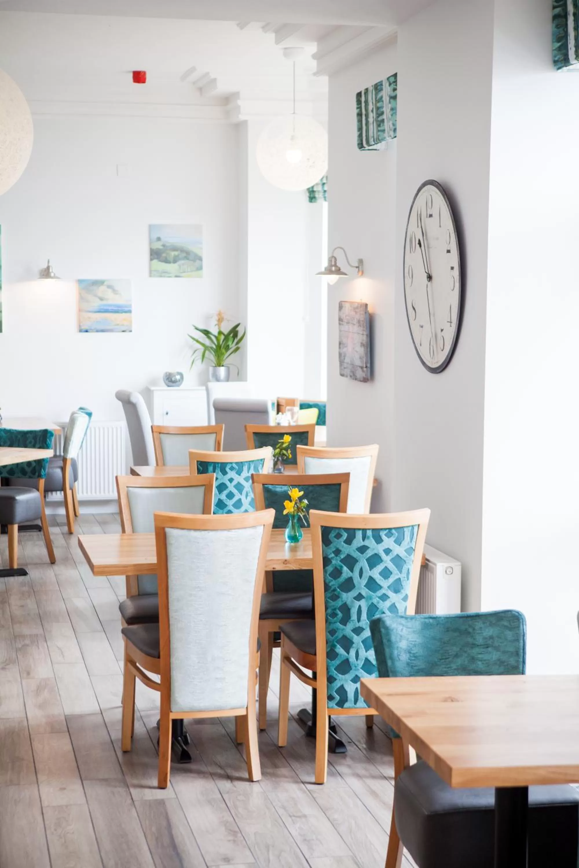 Lounge or bar in The Elizabeth