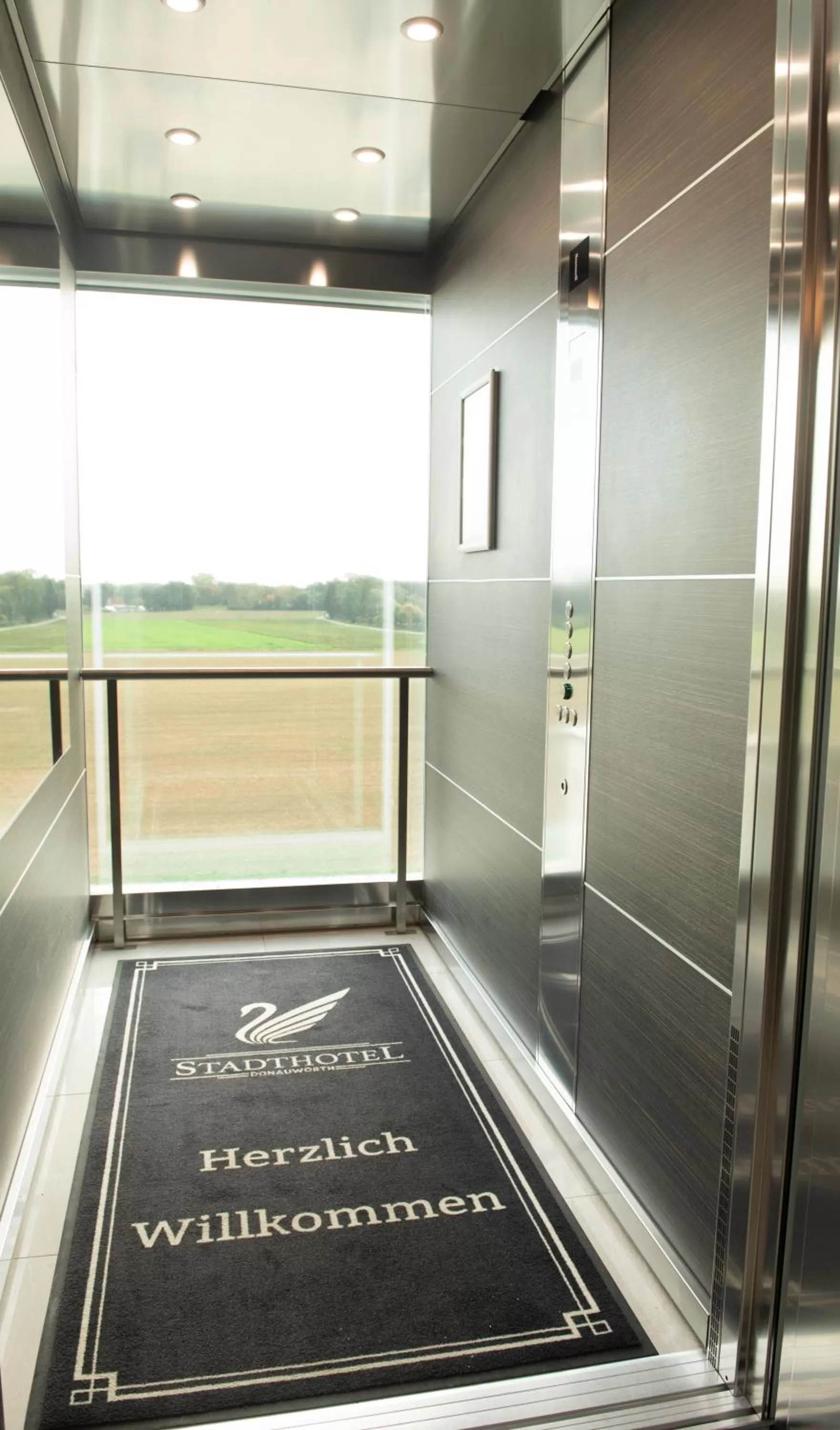 elevator in Stadthotel Donauwörth