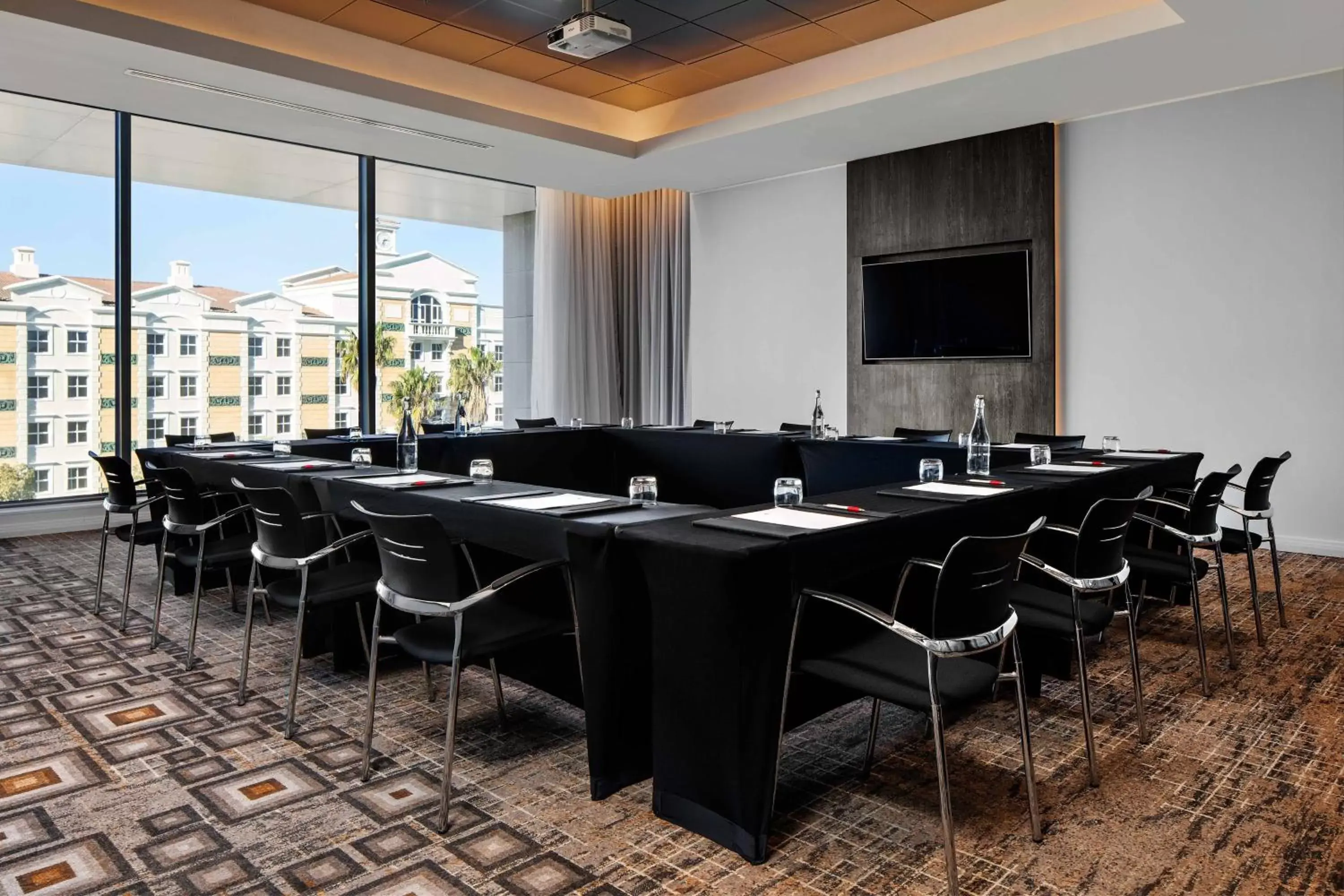 Meeting/conference room in Cape Town Marriott Hotel Crystal Towers