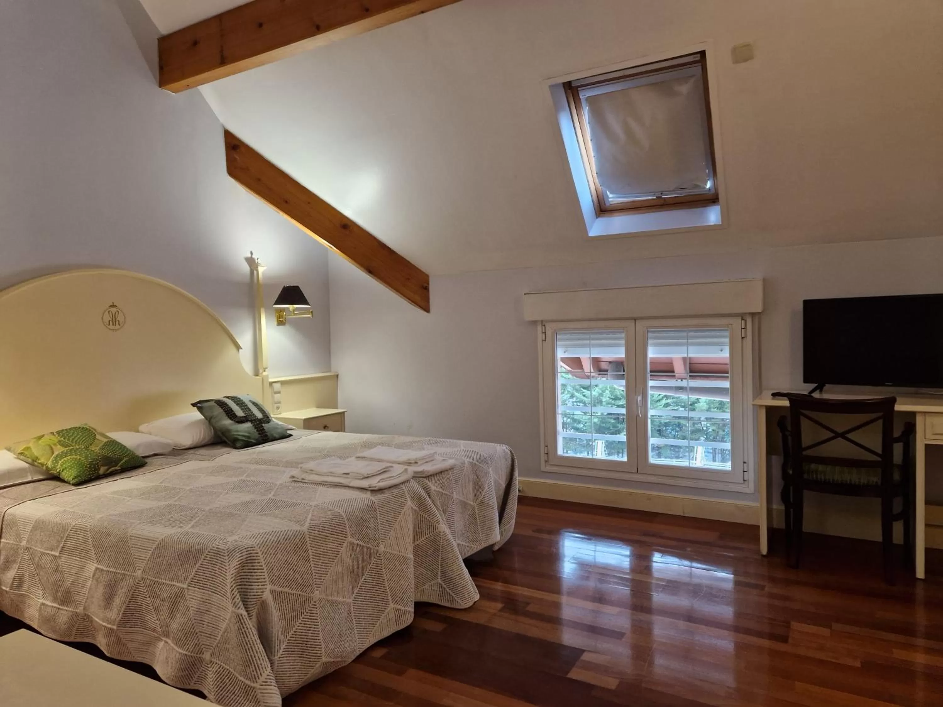 Bed in Hotel Harrison Etxea