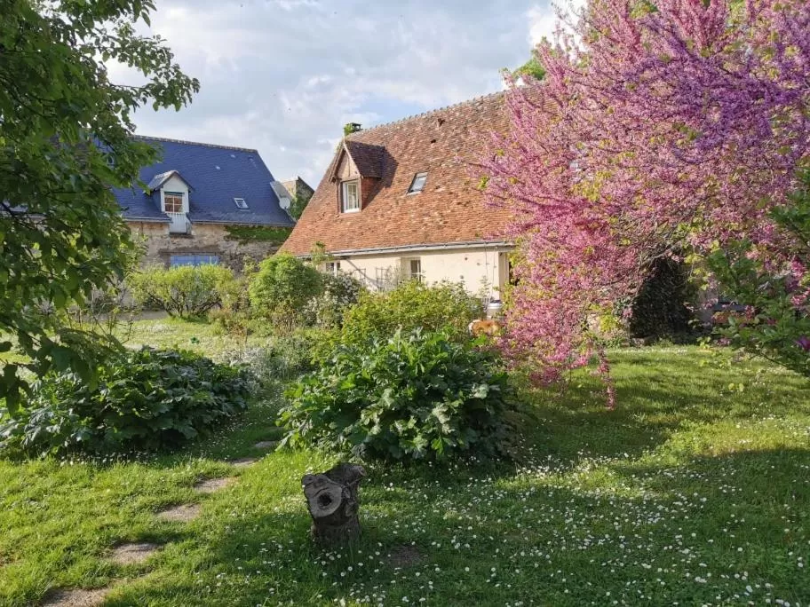 Property Building in Chambres d'hôtes La Ferme du Grand Launay
