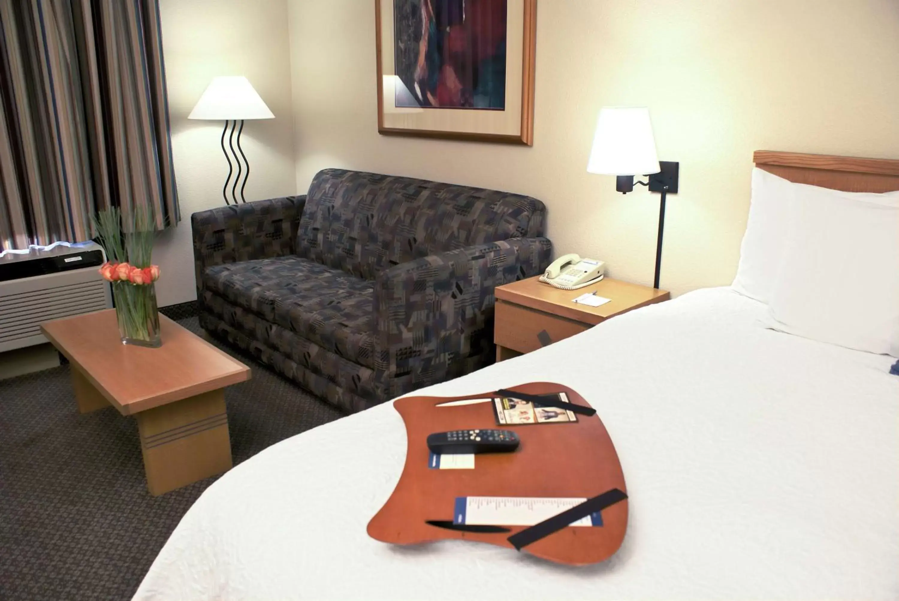 Bed, Seating Area in Hampton Inn Las Vegas/Summerlin