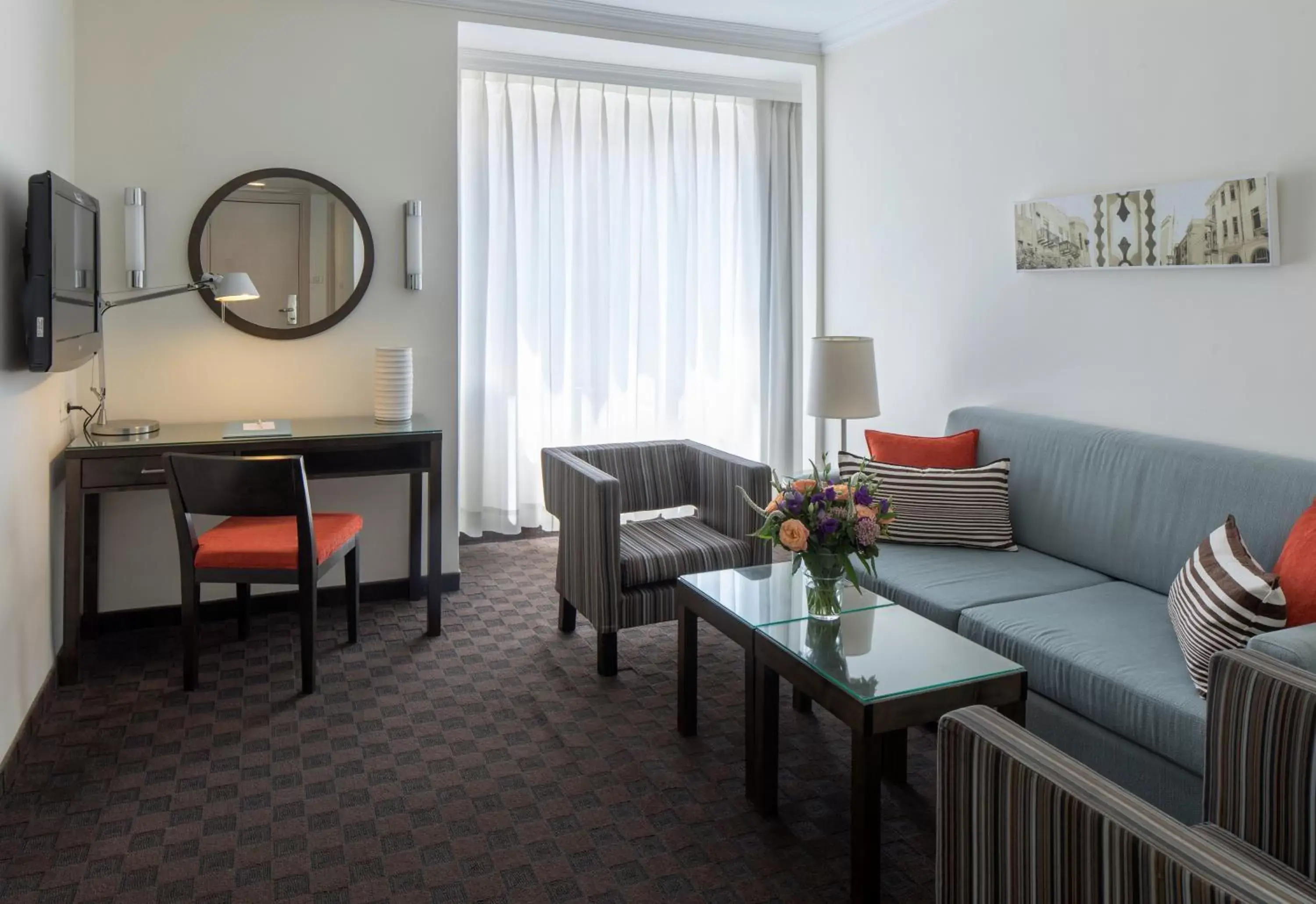 Living room, Seating Area in Metropolitan Hotel