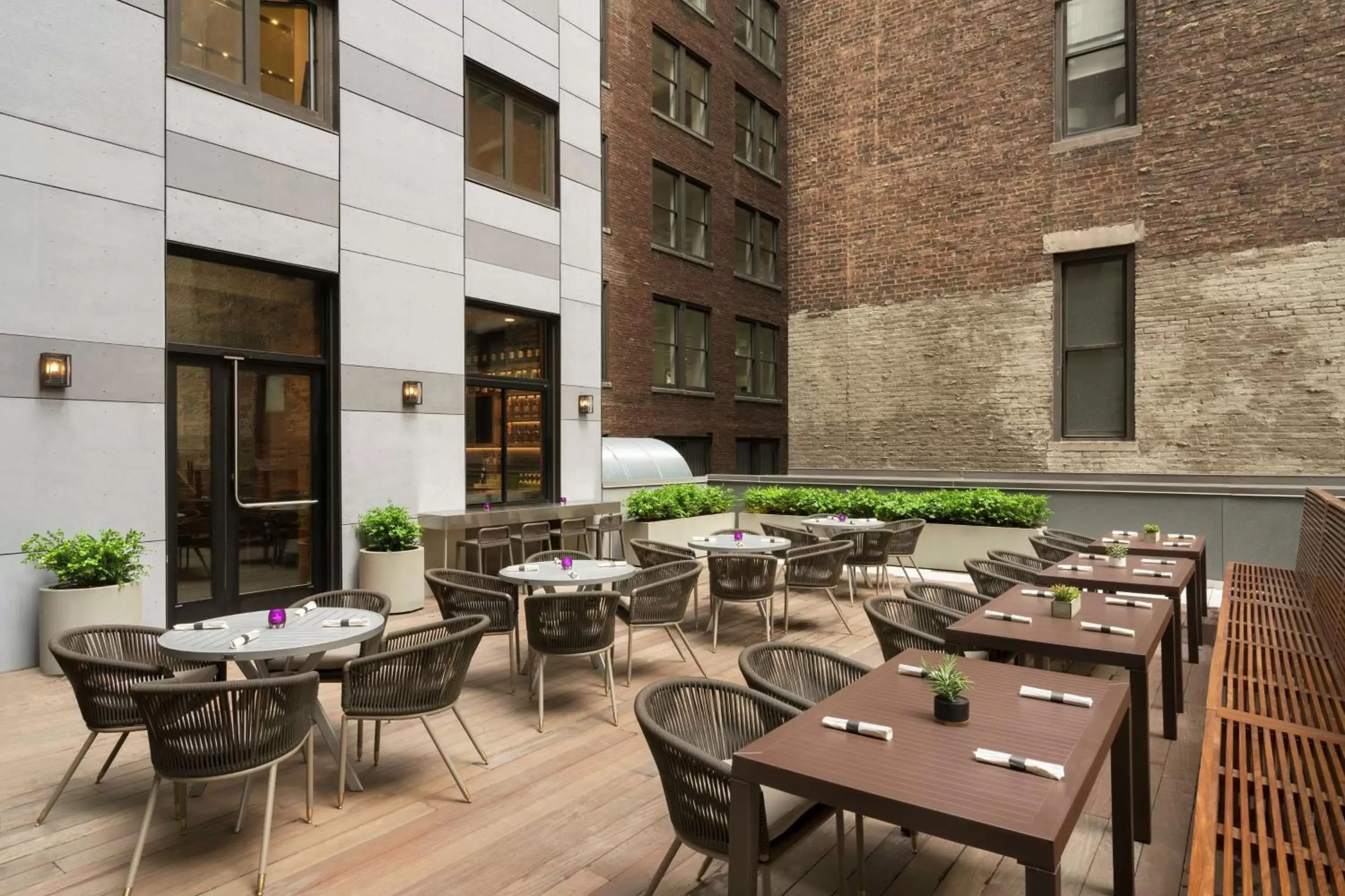 Patio, Restaurant/Places to Eat in Embassy Suites By Hilton New York Manhattan Times Square