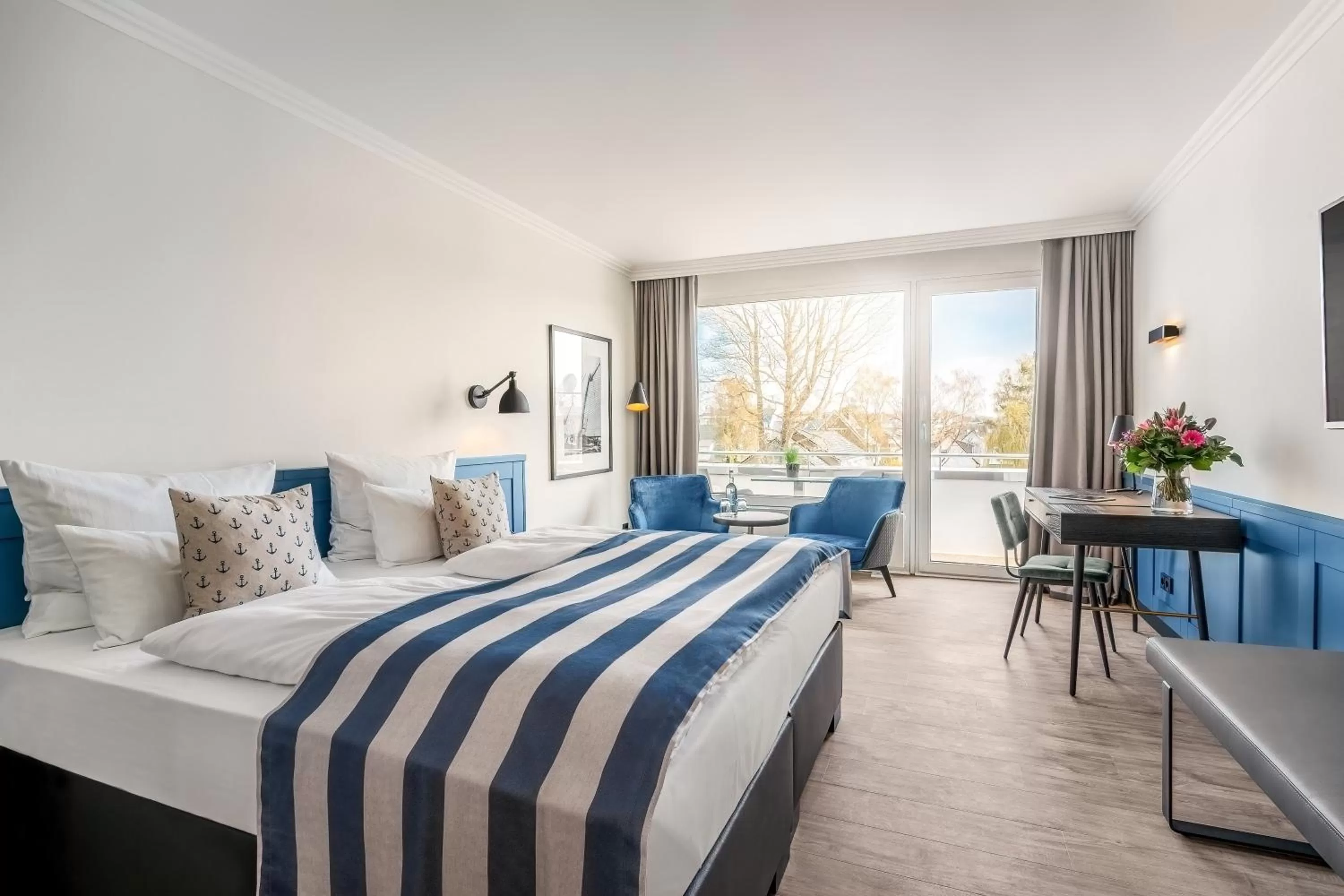 Photo of the whole room, Bed in Hotel Yachtclub