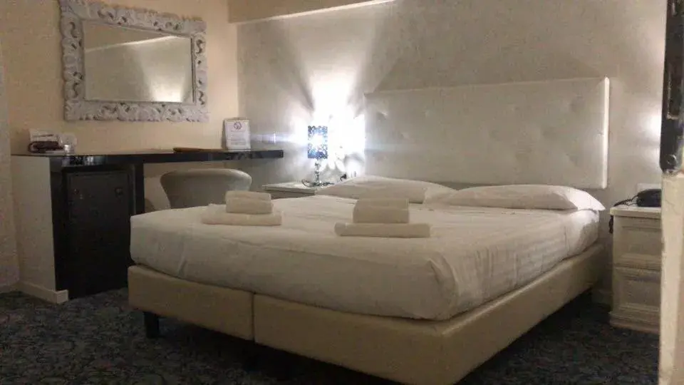 Bed in Antico Hotel Moderno