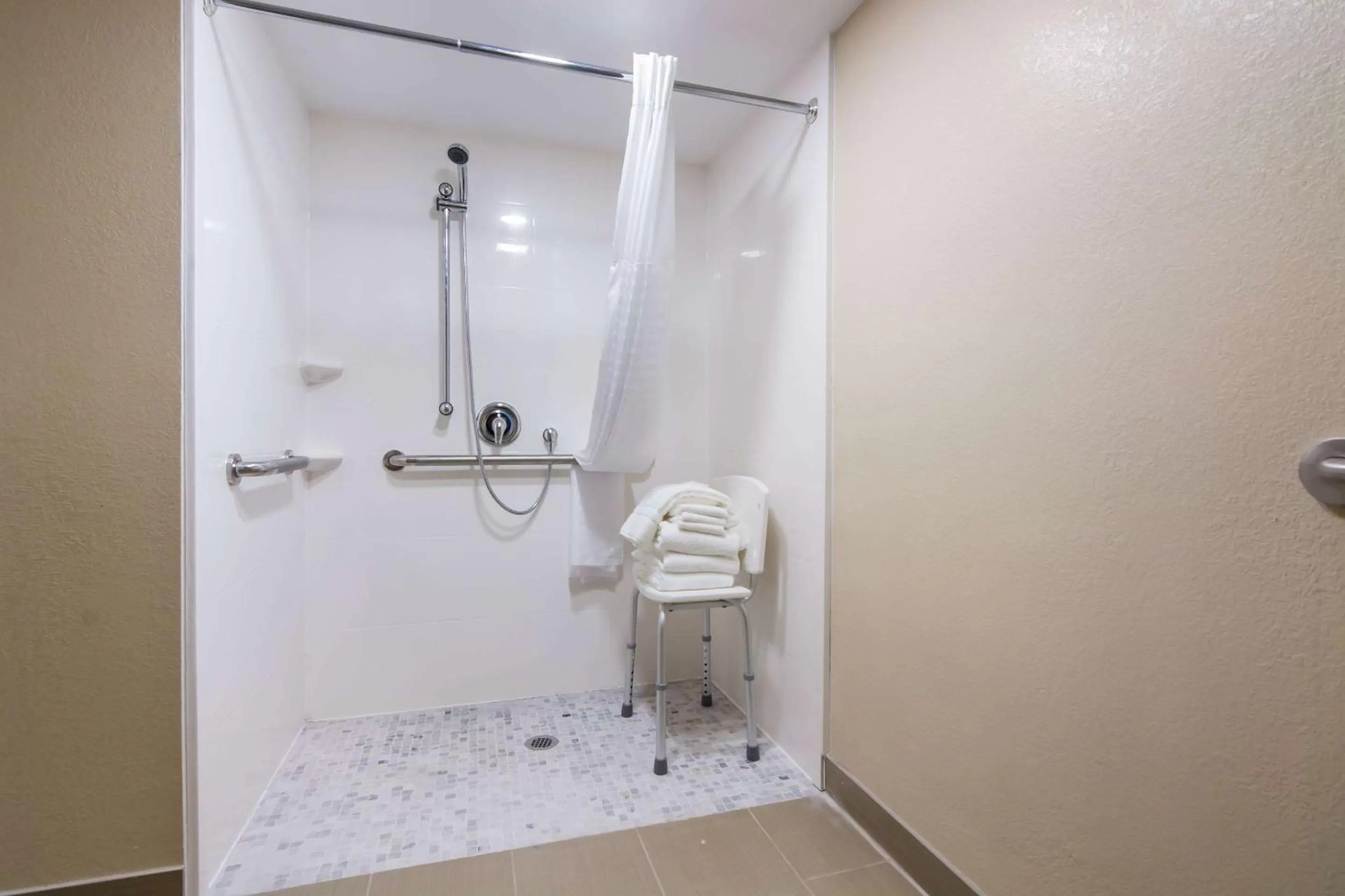 Bedroom in Comfort Inn Kings Mountain