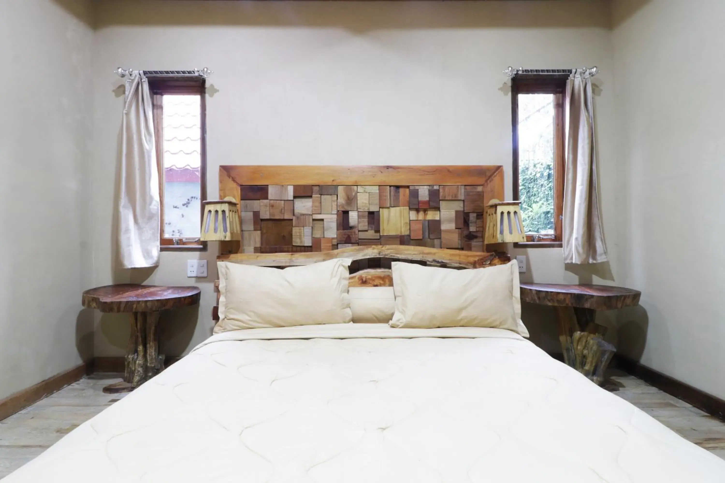 Bedroom, Bed in Alloyna Country Cottage Brastagi Bedroom, Bed in Alloyna Country Cottage Brastagi