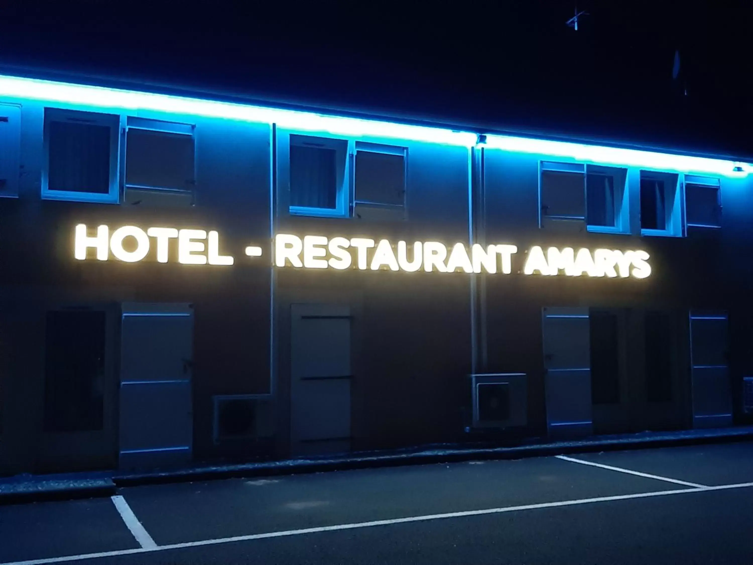 Night, Property Building in Sure Hotel by Best Western Châteauroux