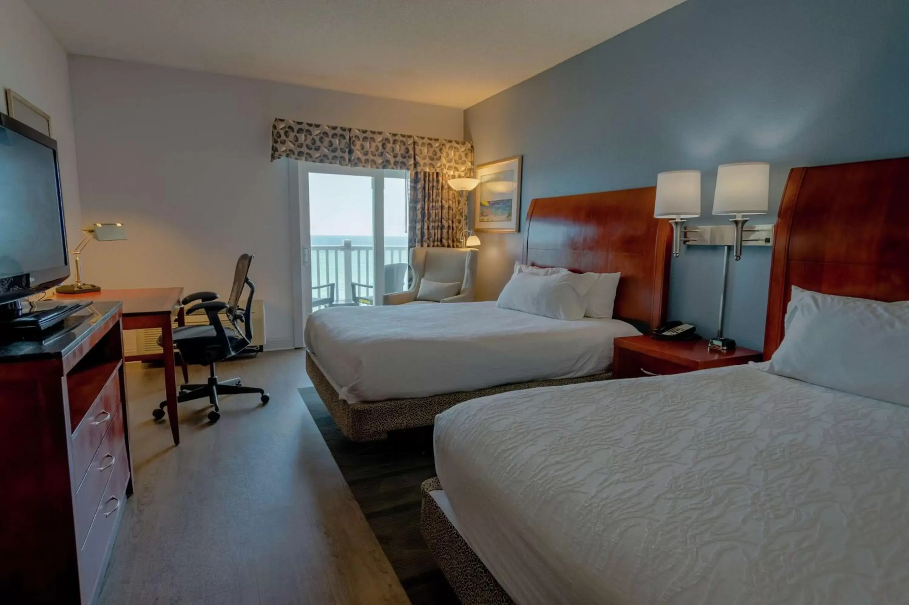 Bedroom, Bed in Hilton Garden Inn Outer Banks/Kitty Hawk
