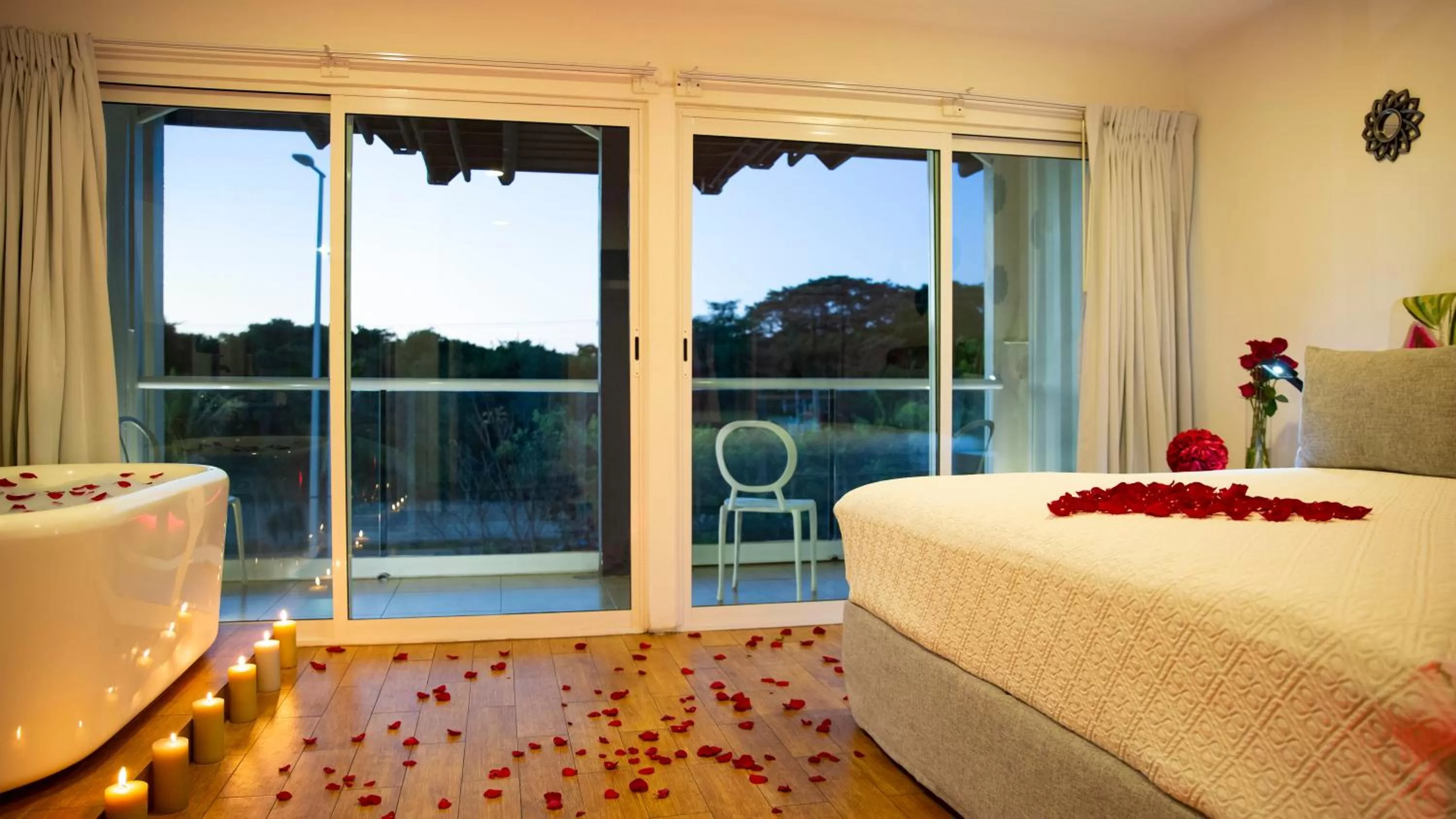 View (from property/room), Bed in Container Inn Hotel Aeropuerto