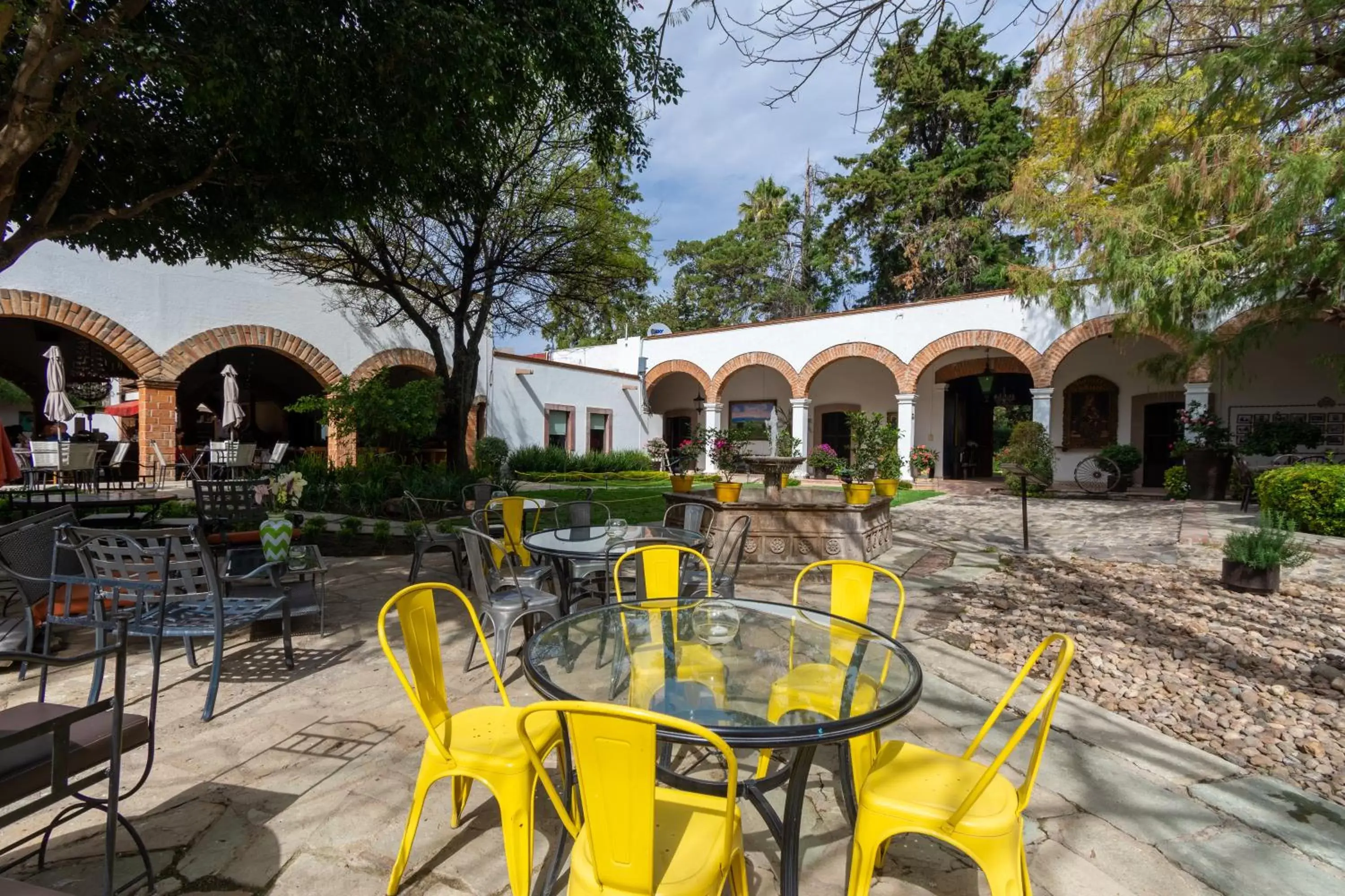 Patio, Restaurant/Places to Eat in Hotel Hacienda San Cristóbal