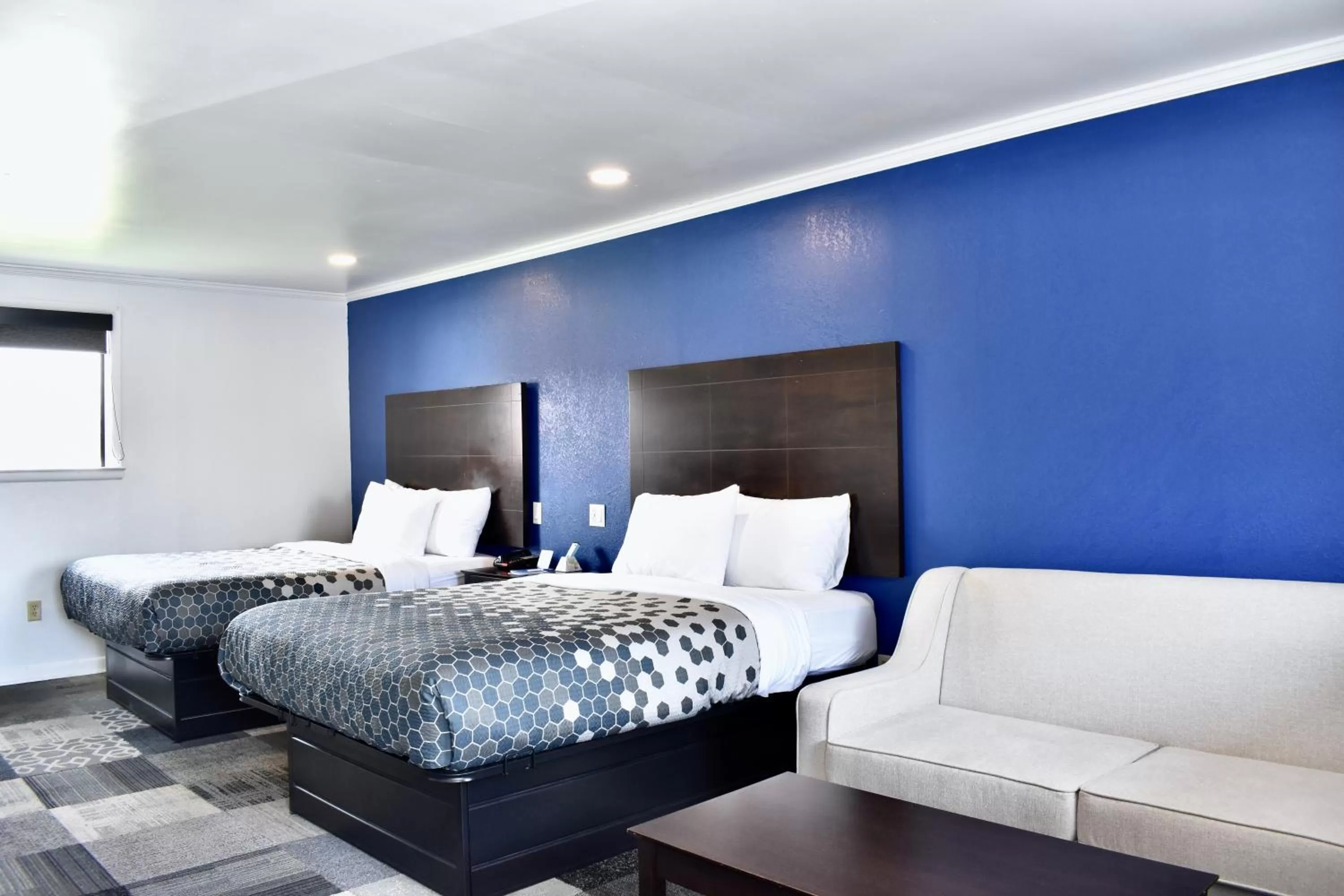 Bed in Rodeway Inn Swainsboro