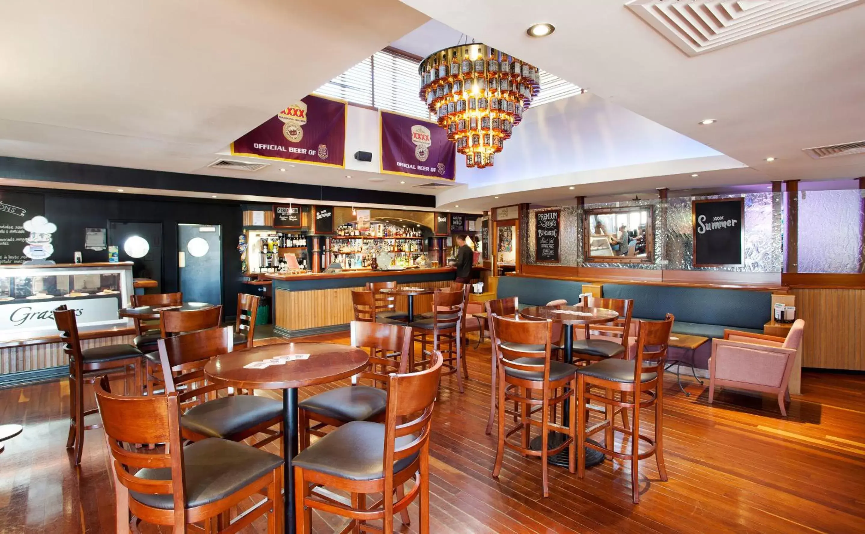 Lounge or bar, Restaurant/Places to Eat in Wilsonton Hotel Toowoomba