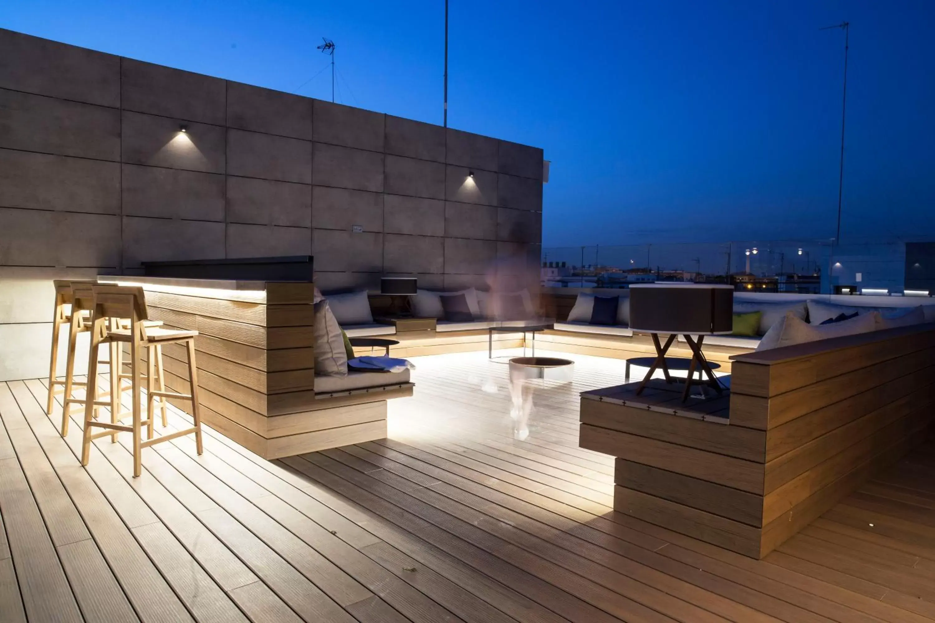 Balcony/Terrace, Swimming Pool in Zenit Sevilla