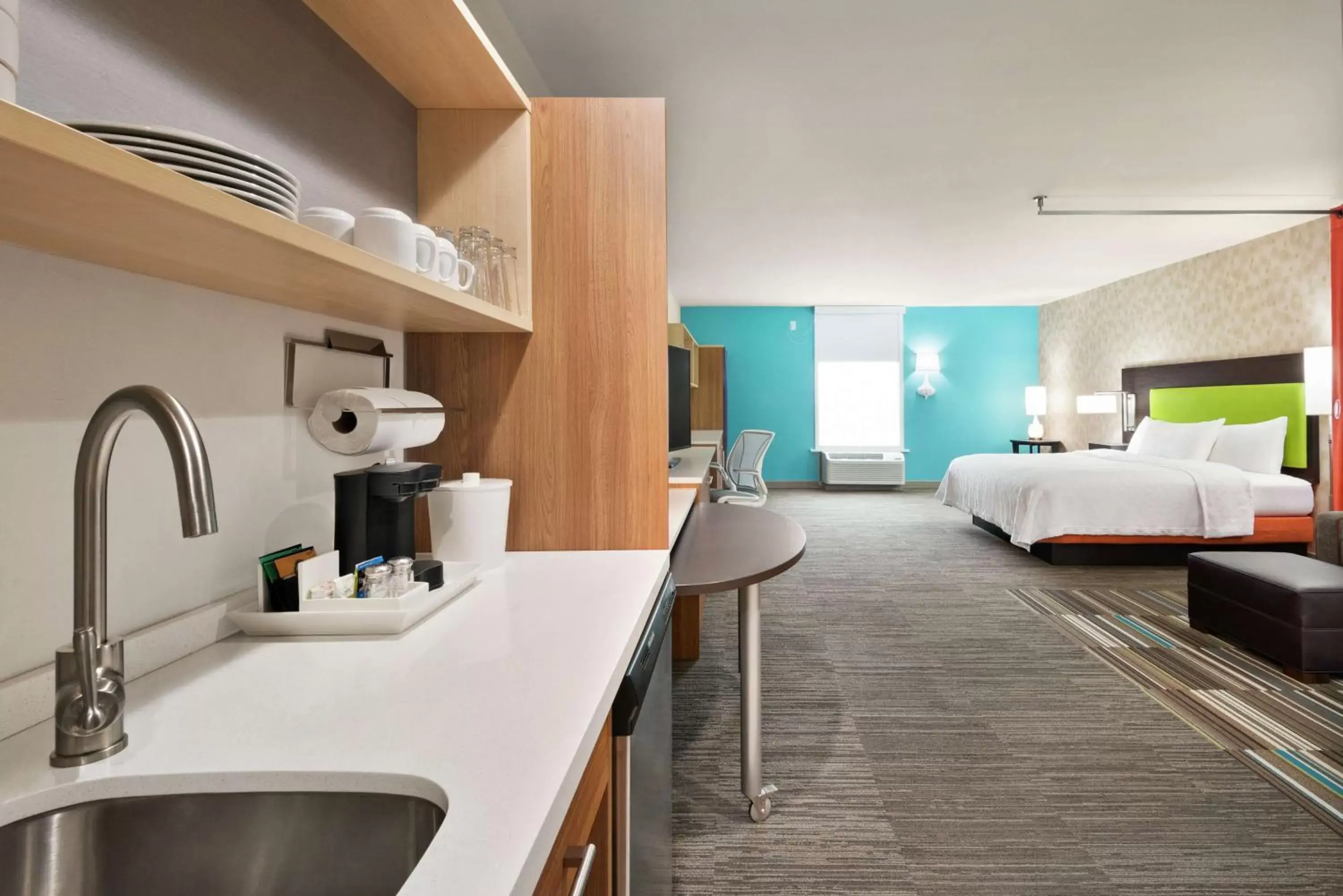 Bedroom, Kitchen/Kitchenette in Home2 Suites by Hilton Woodbridge Potomac Mills