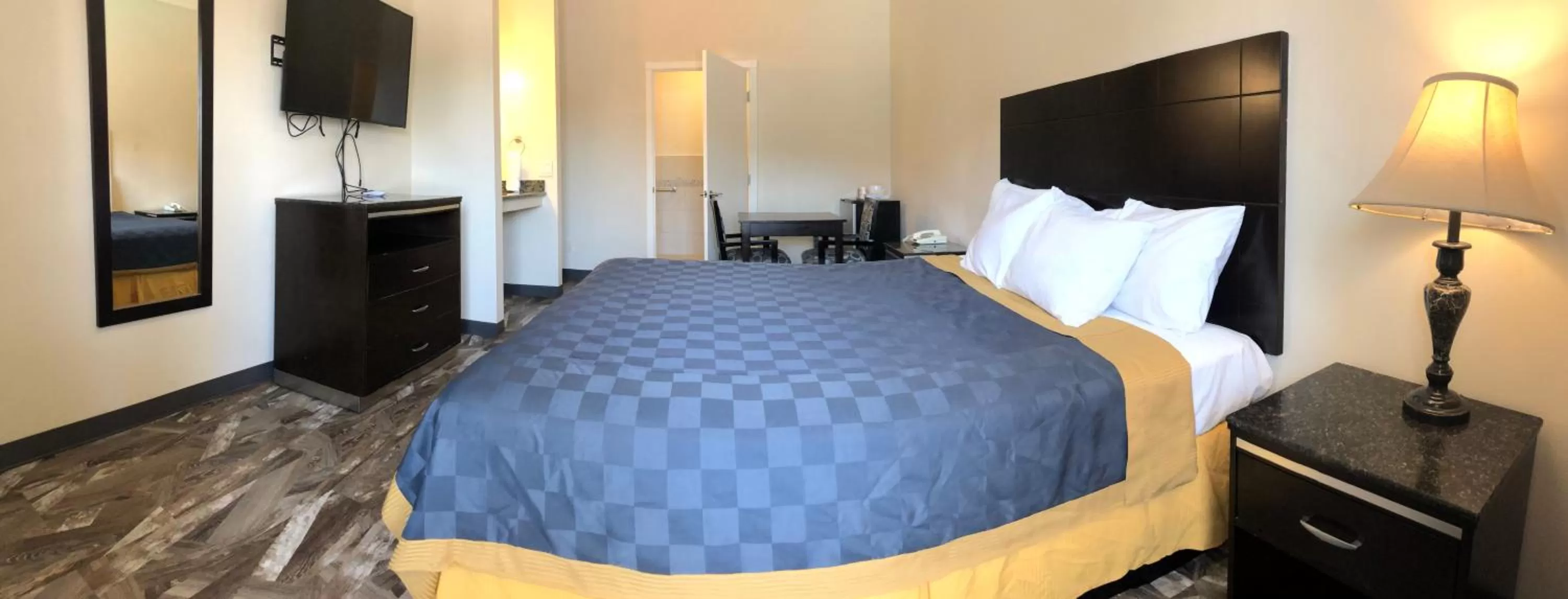 Bed in Castaic Inn Six Flags Valencia