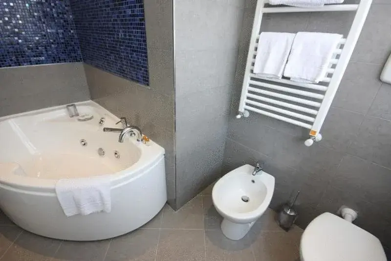 Bathroom in Hotel La Pergola di Venezia