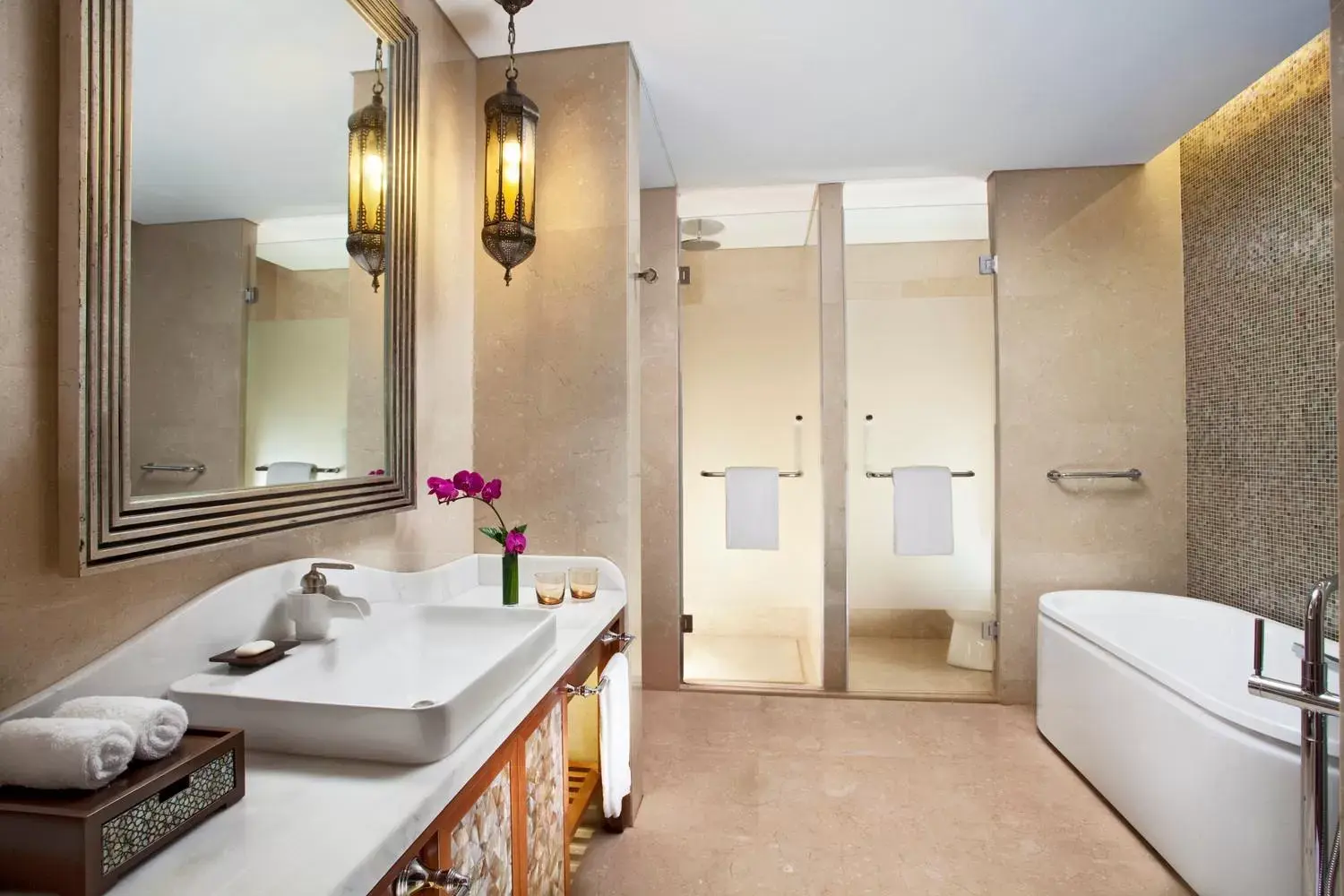 Shower, Bathroom in Sheraton Qingyuan Lion Lake Resort