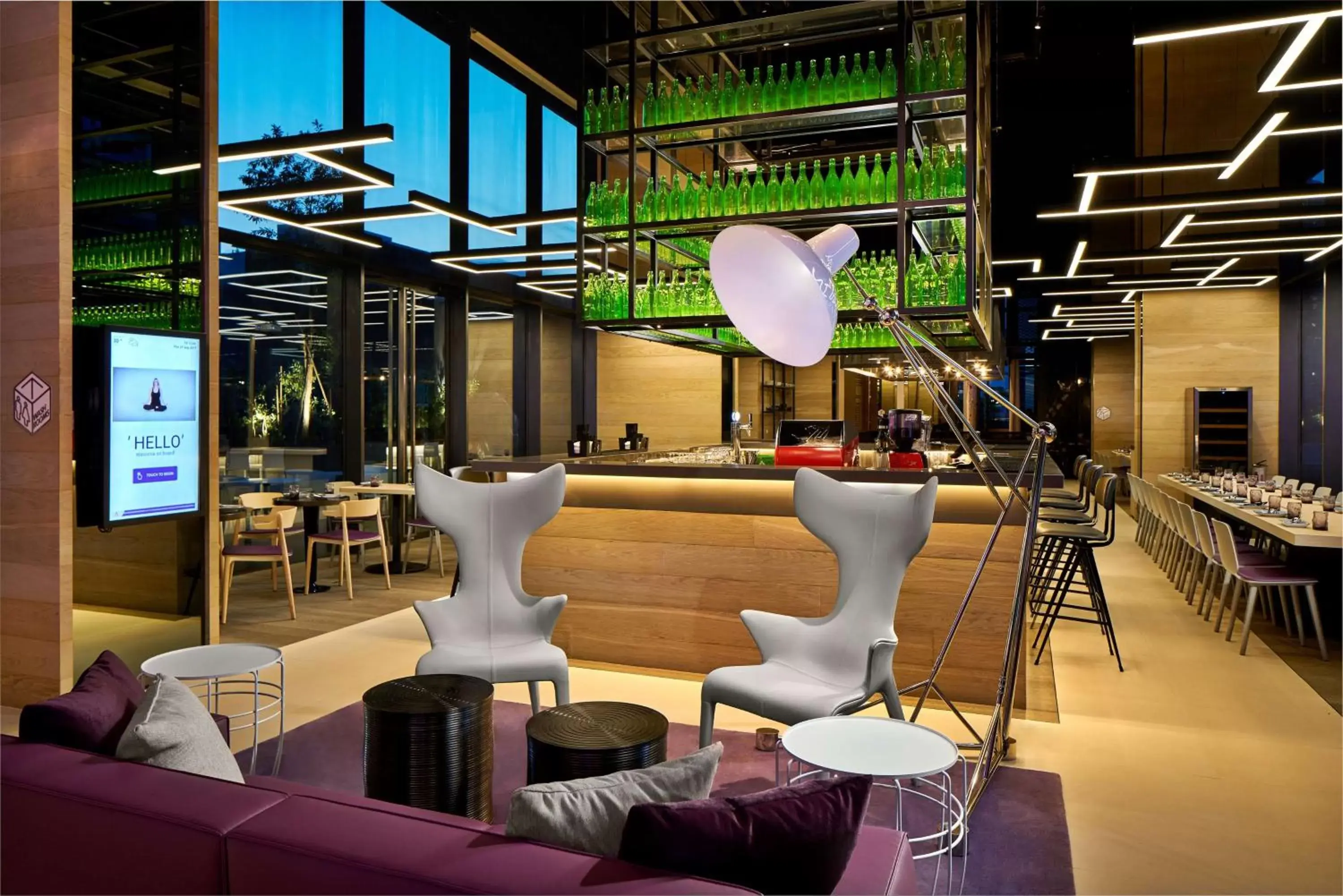 Restaurant/places to eat, Lounge/Bar in YOTEL Singapore Orchard Road