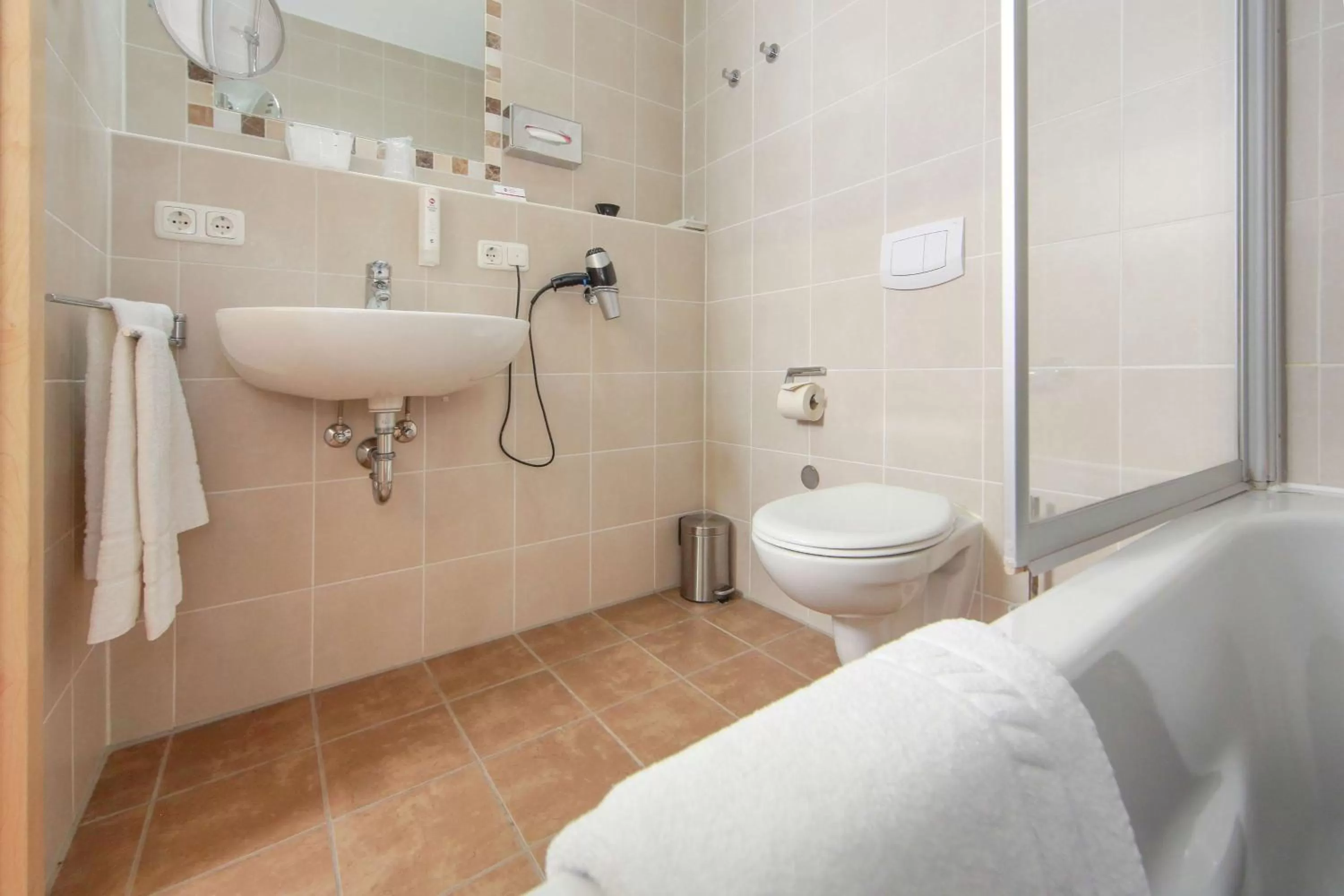 Bathroom in Aalener Römerhotel aWL