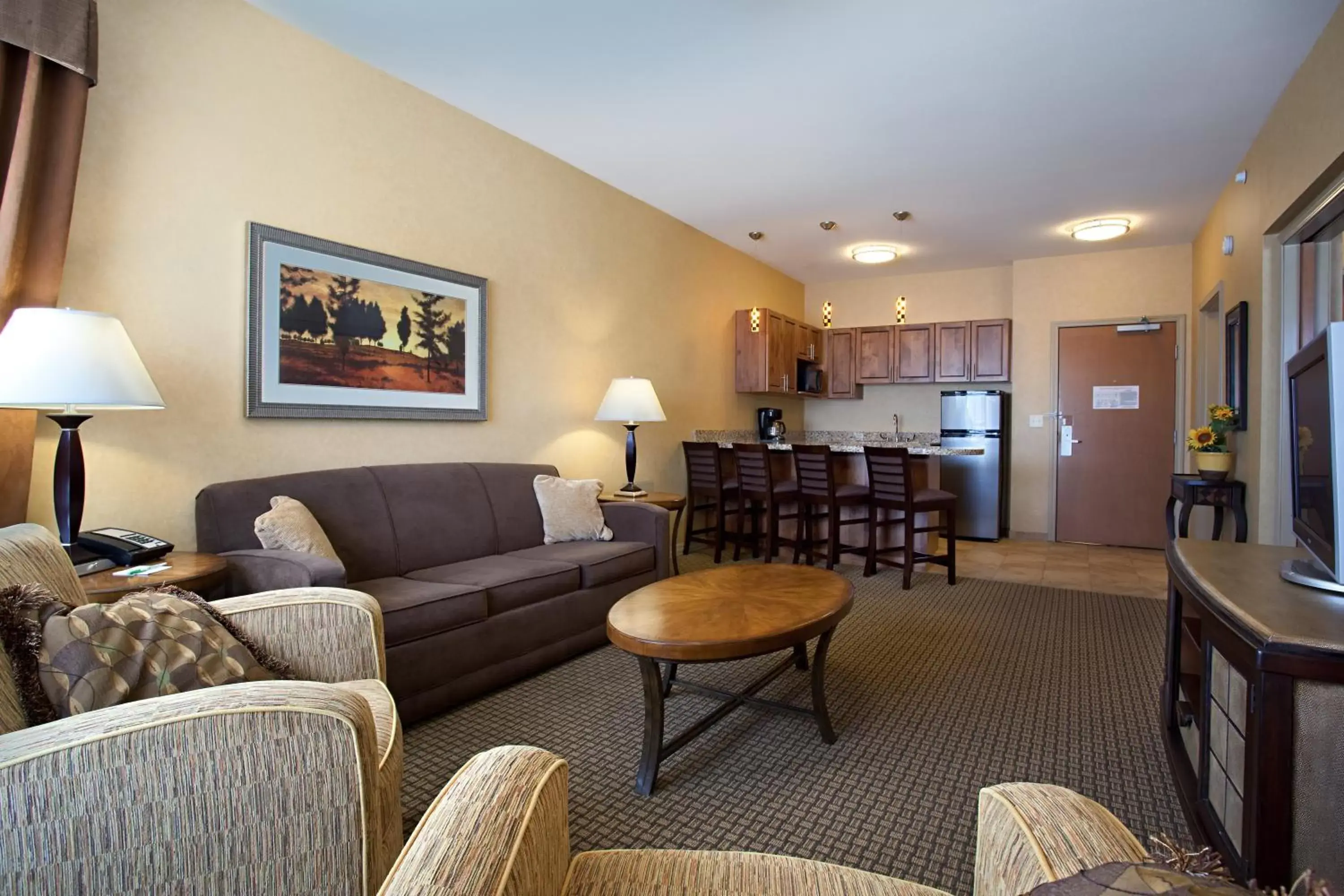 Photo of the whole room, Seating Area in Holiday Inn Laramie, an IHG Hotel
