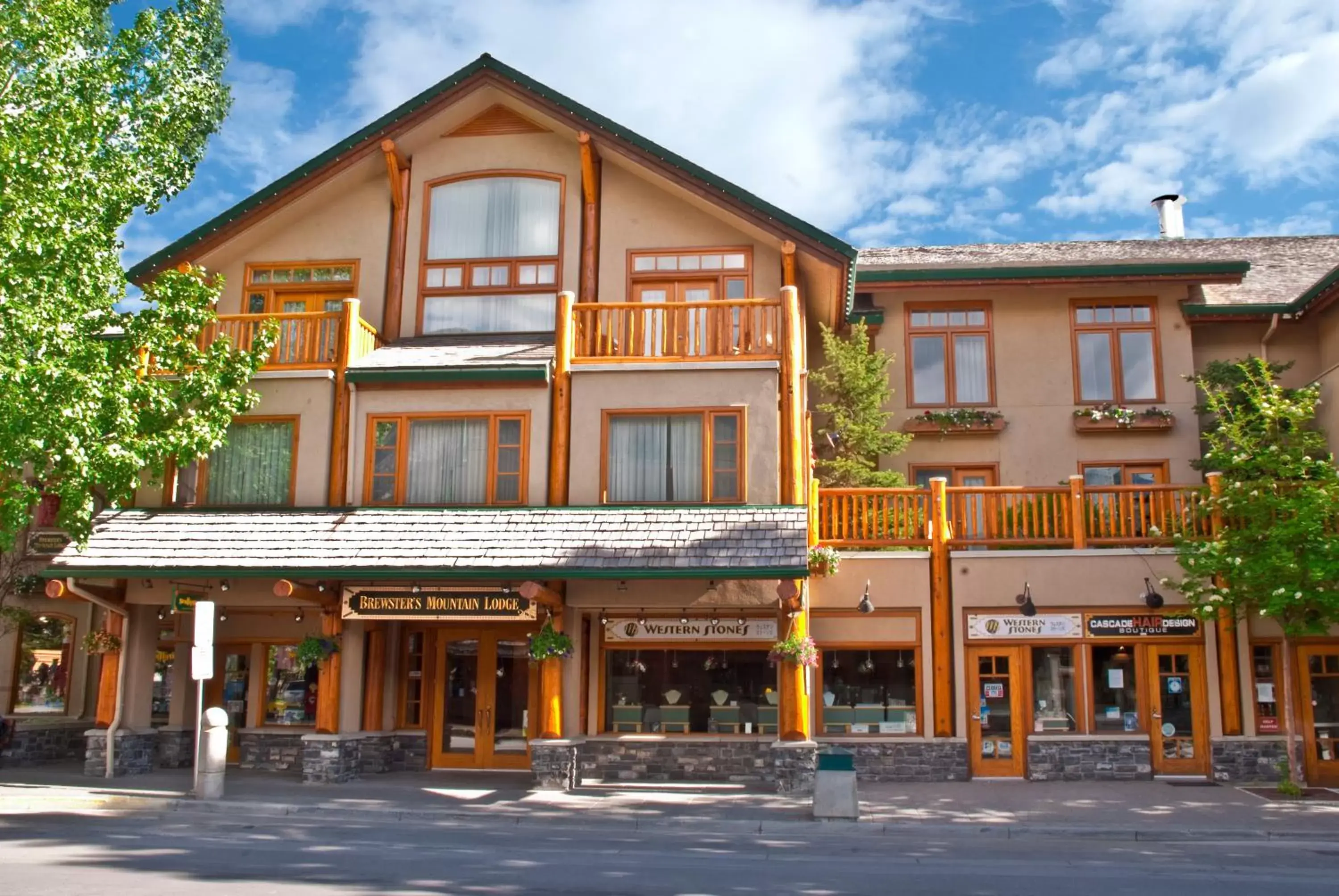 Facade/entrance, Property Building in Brewster Mountain Lodge