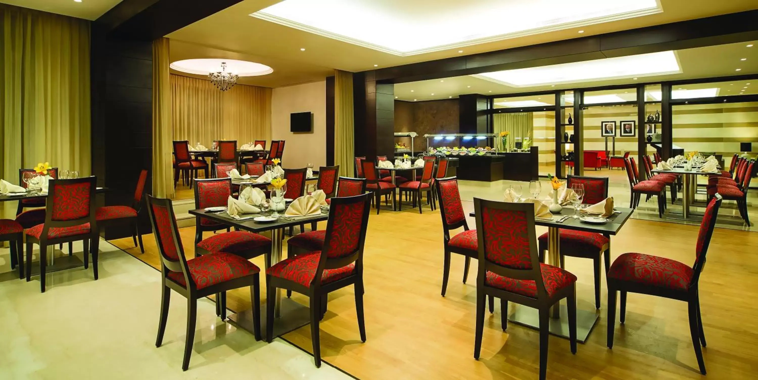 Restaurant/Places to Eat in Corp Amman Hotel