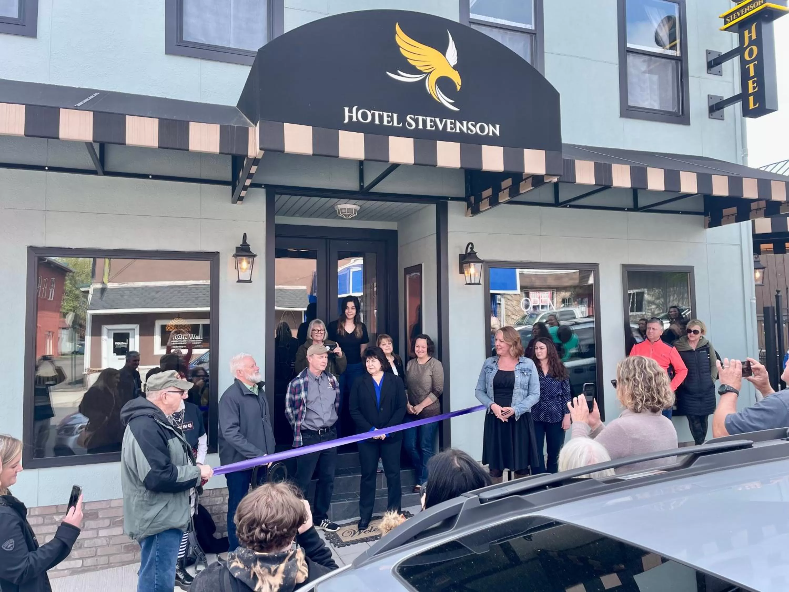 People in Hotel Stevenson