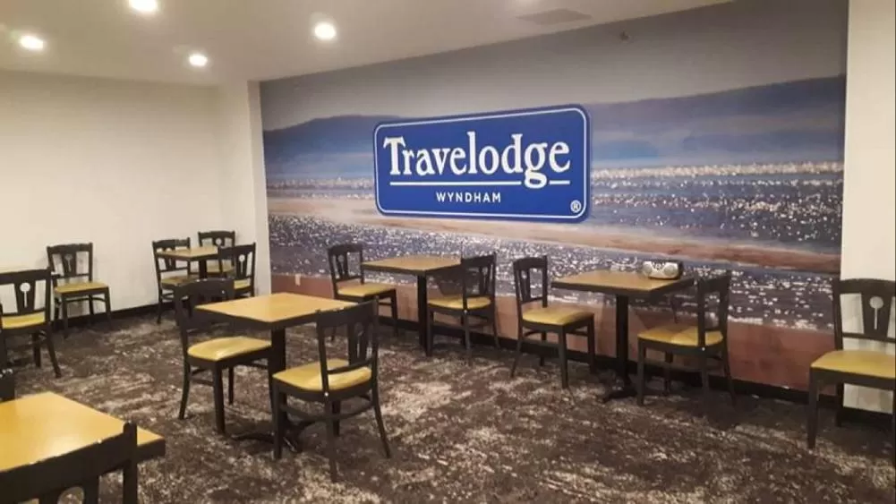 Restaurant/places to eat in Travelodge by Wyndham Alma