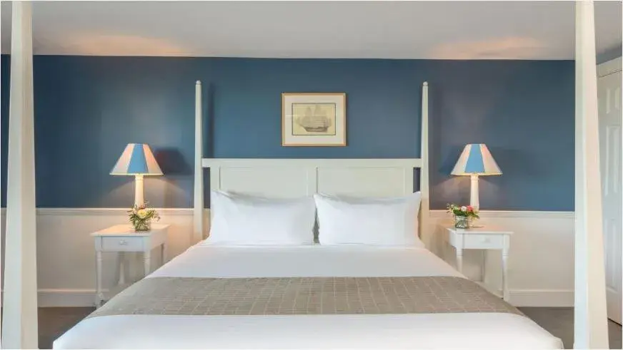 Bed in Breakwater Inn Bed in Breakwater Inn