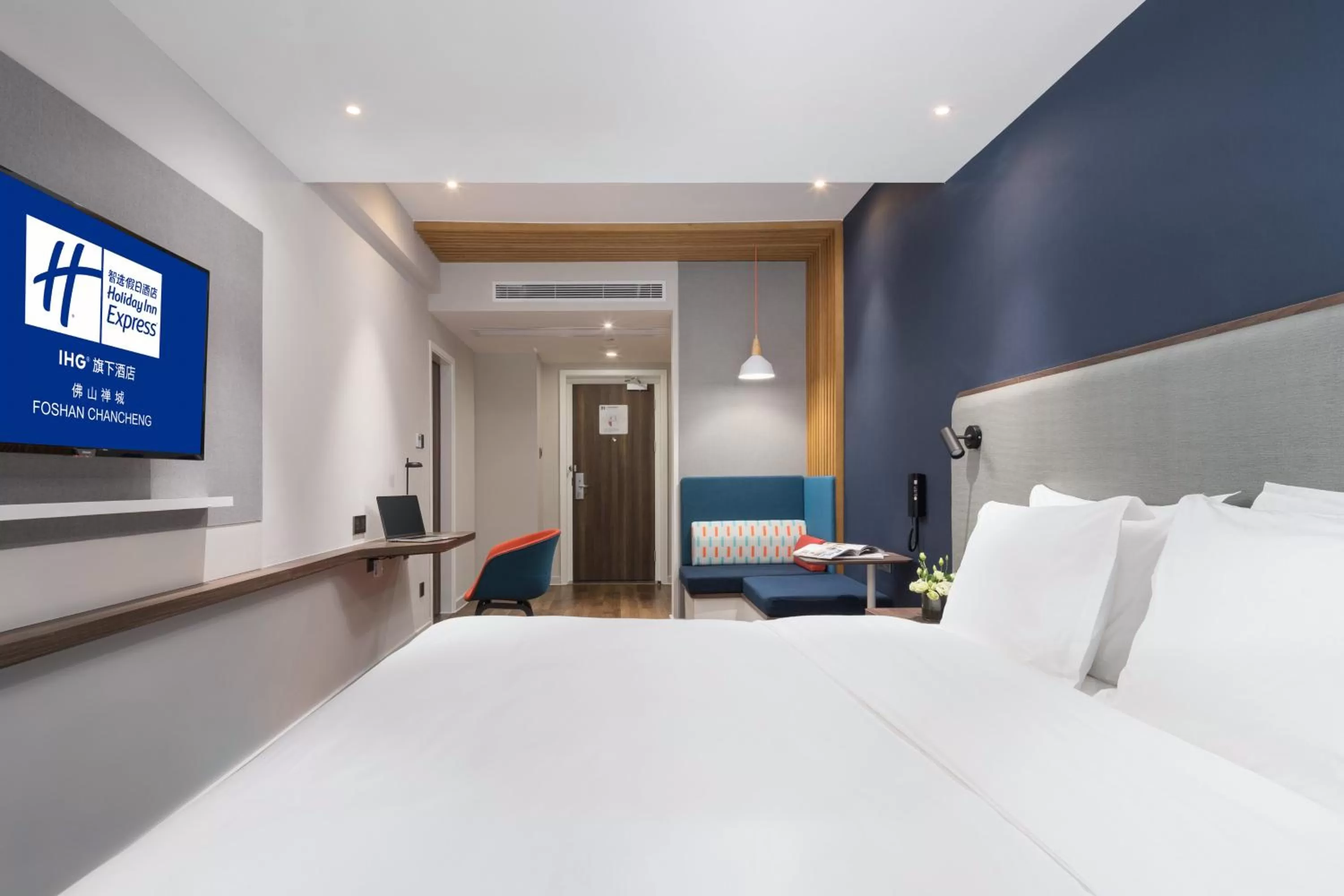 Photo of the whole room, Bed in Holiday Inn Express Foshan Chancheng by IHG