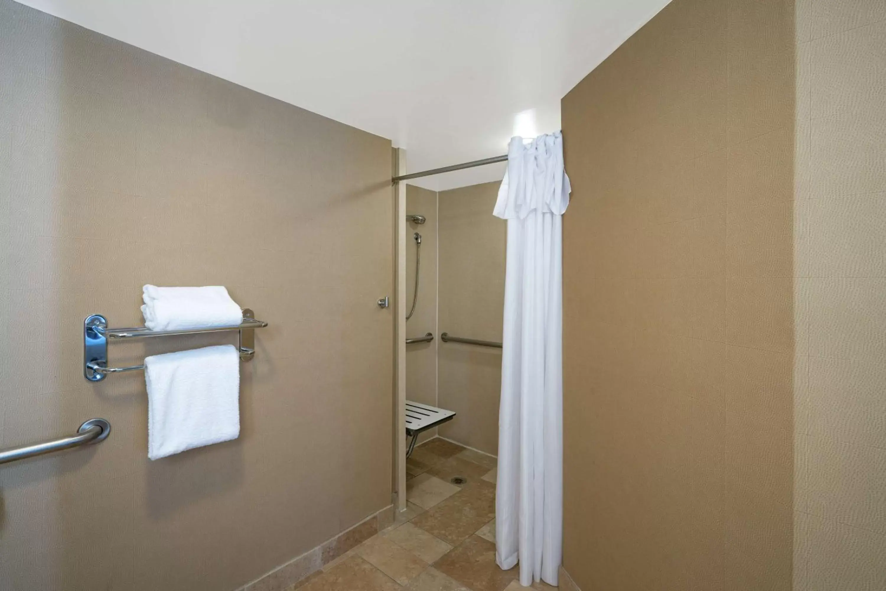 Bathroom in Homewood Suites Lafayette