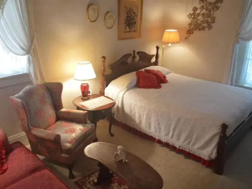 Standard Queen Room in Franklin Terrace Bed and Breakfast