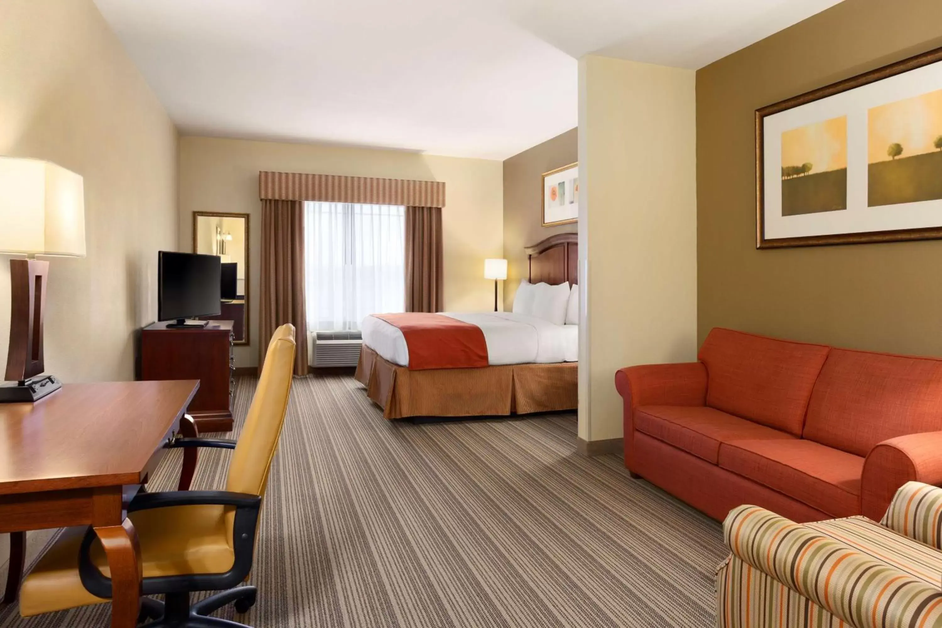 Photo of the whole room in Country Inn & Suites by Radisson, Columbia, MO